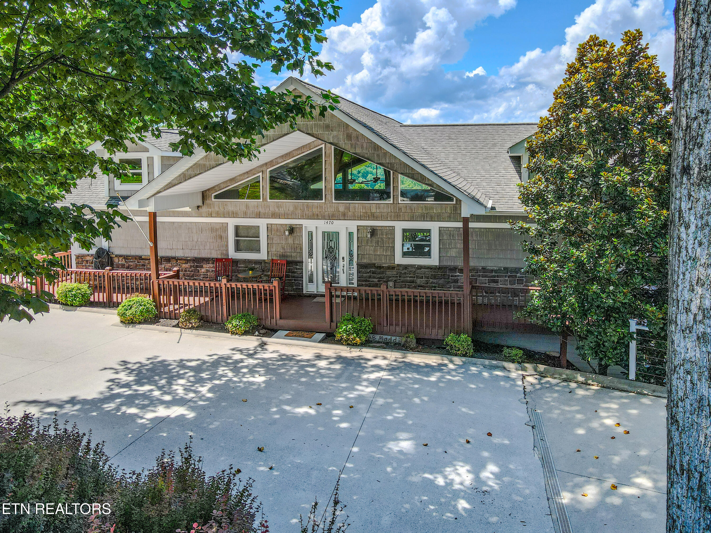 1470 Deerfield Way, LaFollette