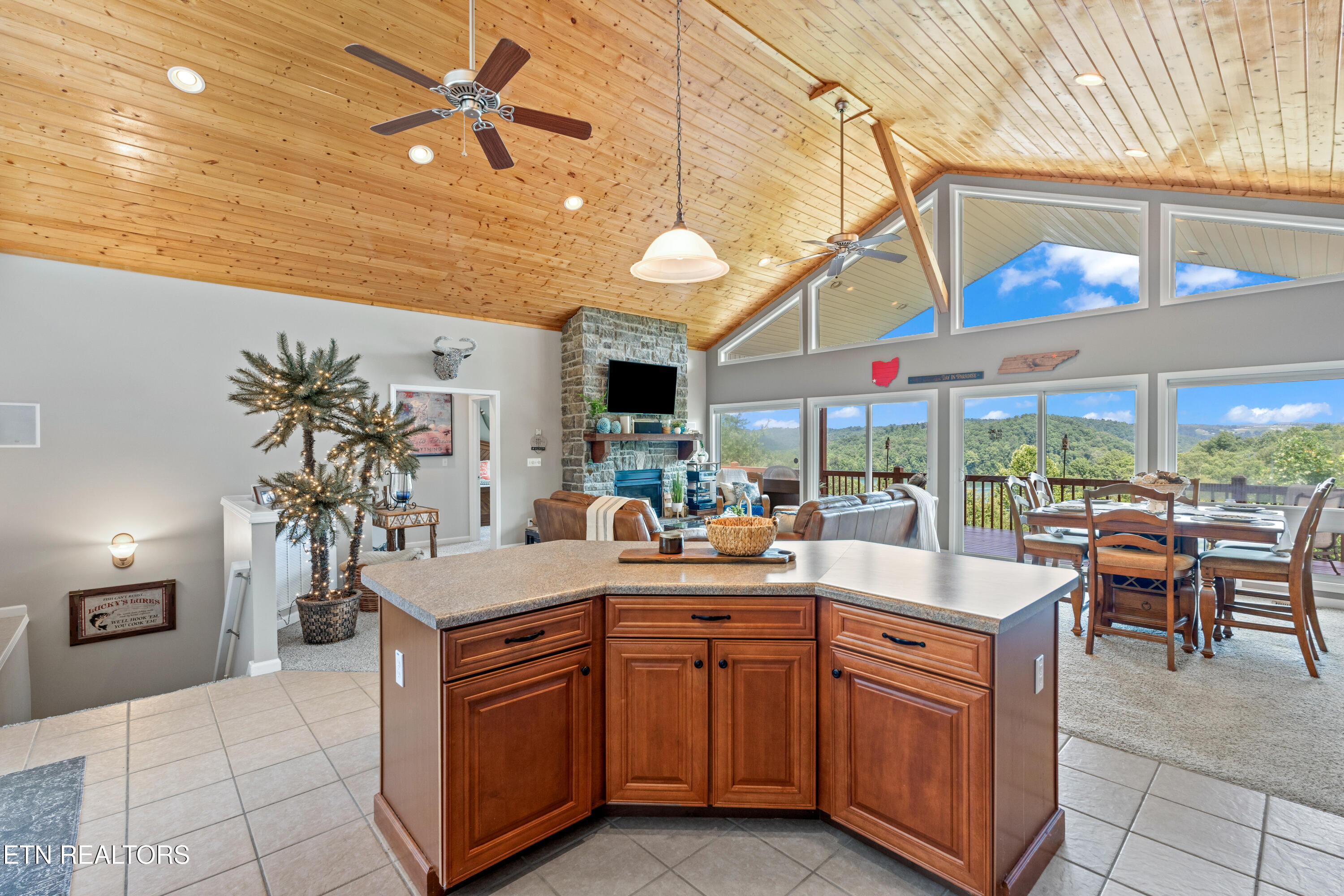 1470 Deerfield Way, LaFollette