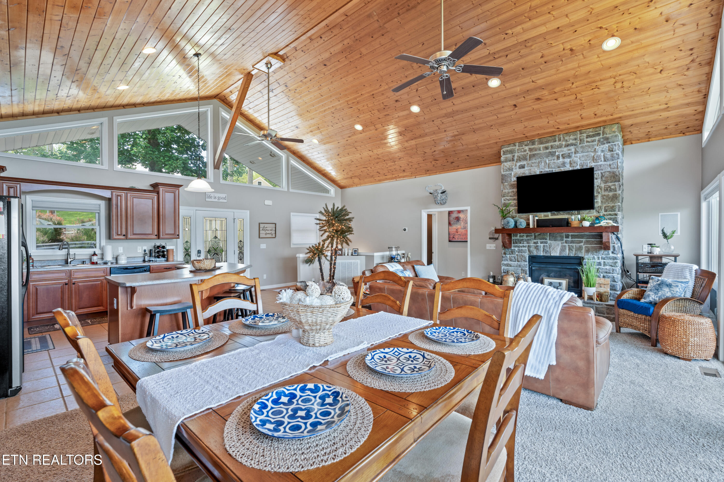 1470 Deerfield Way, LaFollette