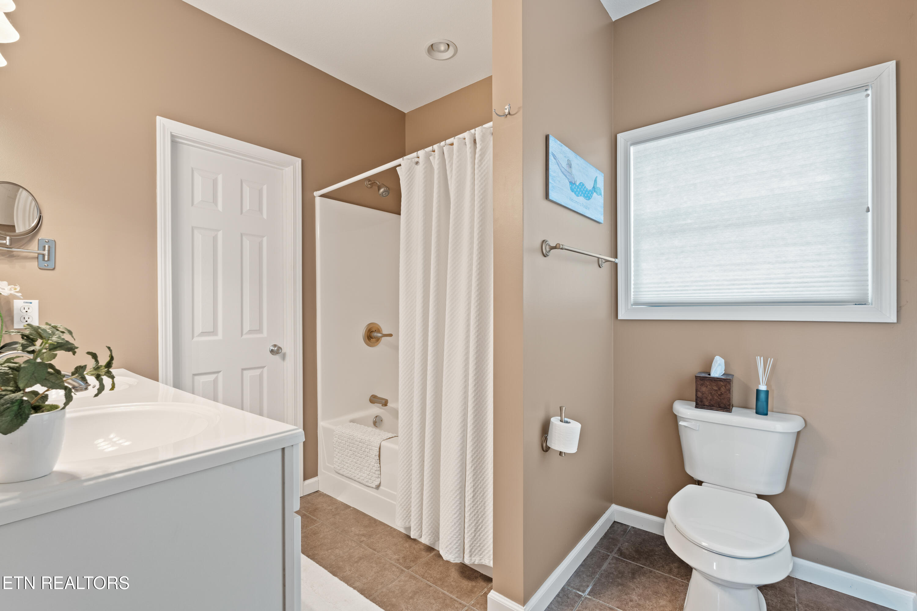 1470 Deerfield Way, LaFollette