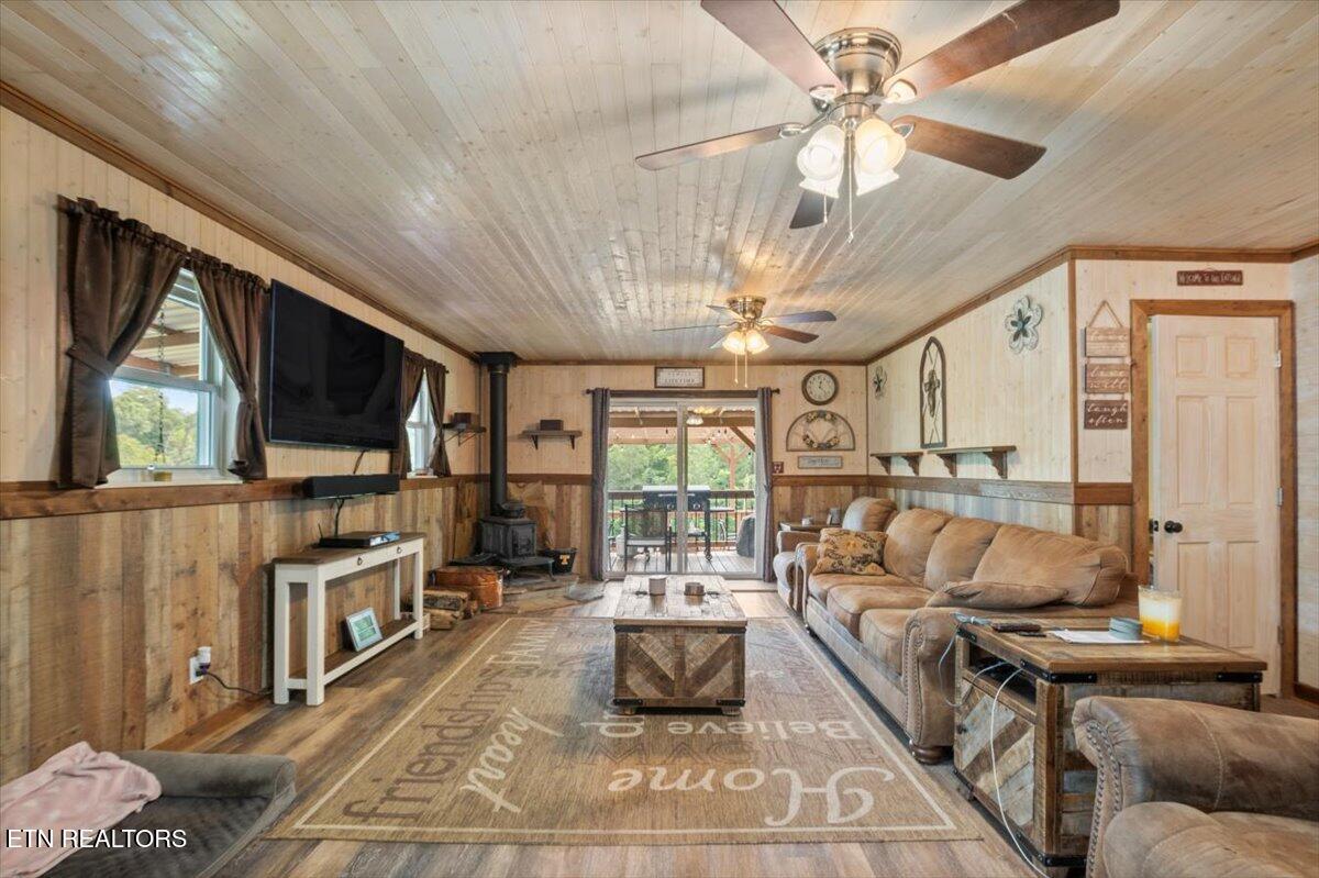 203 Wagon Lane