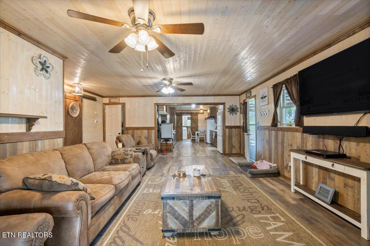 203 Wagon Lane