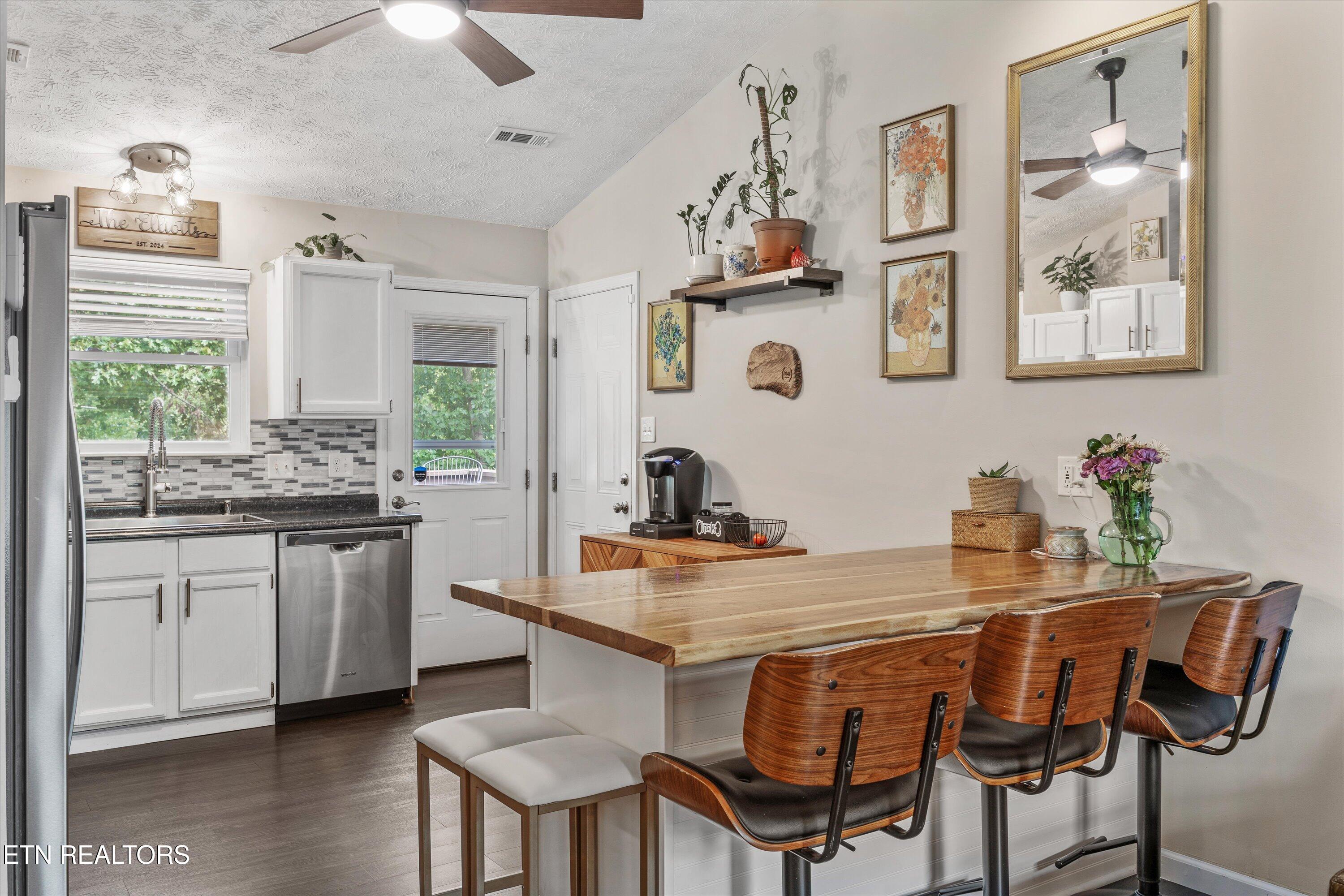6008 Autumn Oaks Lane
