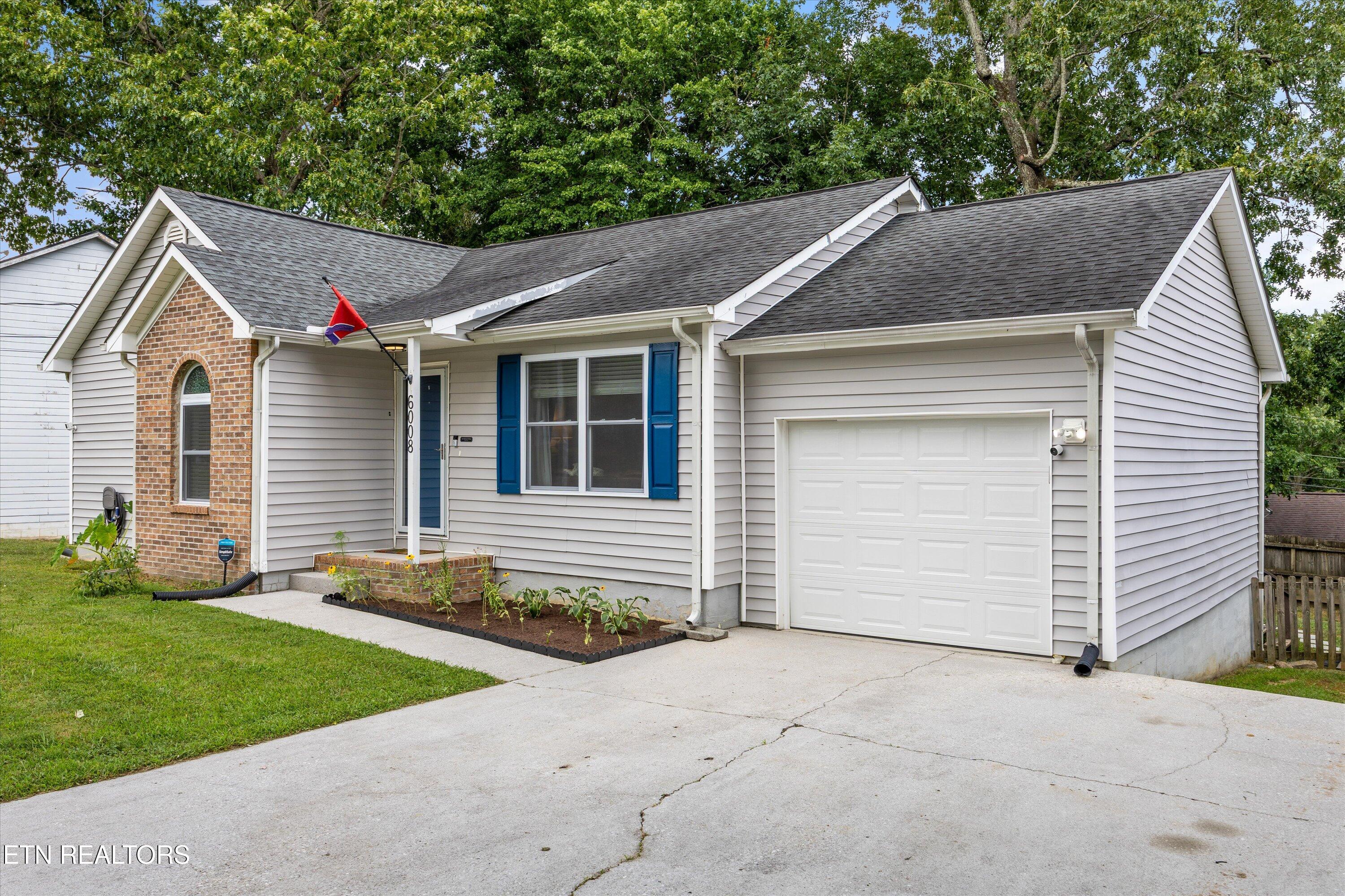 6008 Autumn Oaks Lane