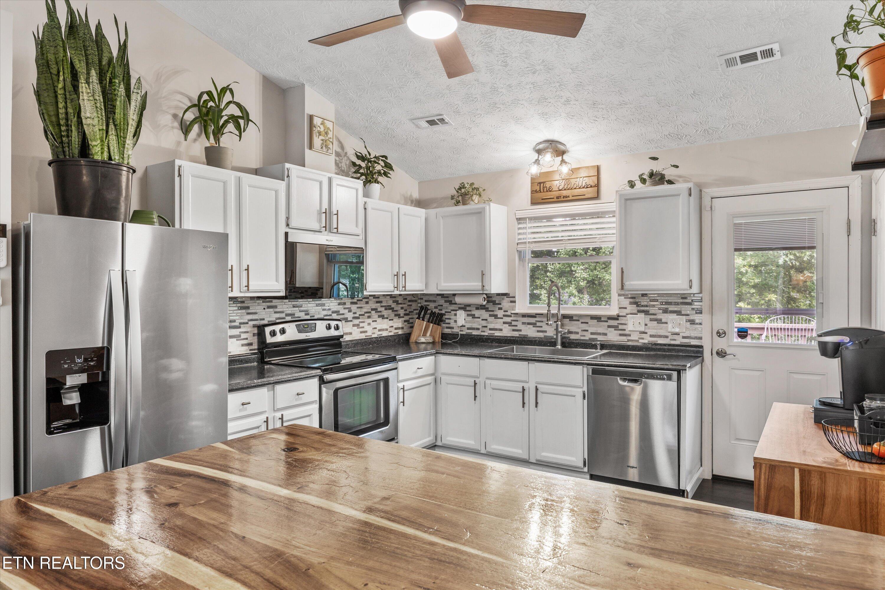 6008 Autumn Oaks Lane
