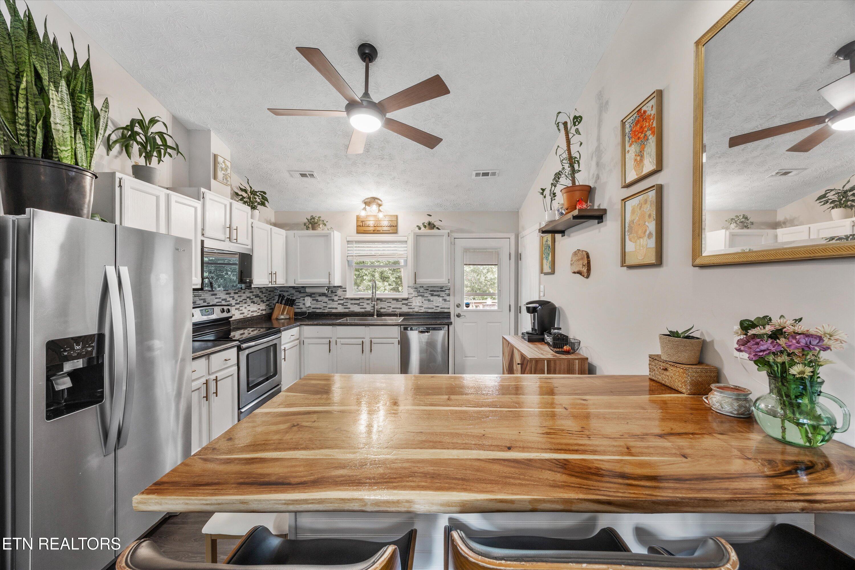 6008 Autumn Oaks Lane