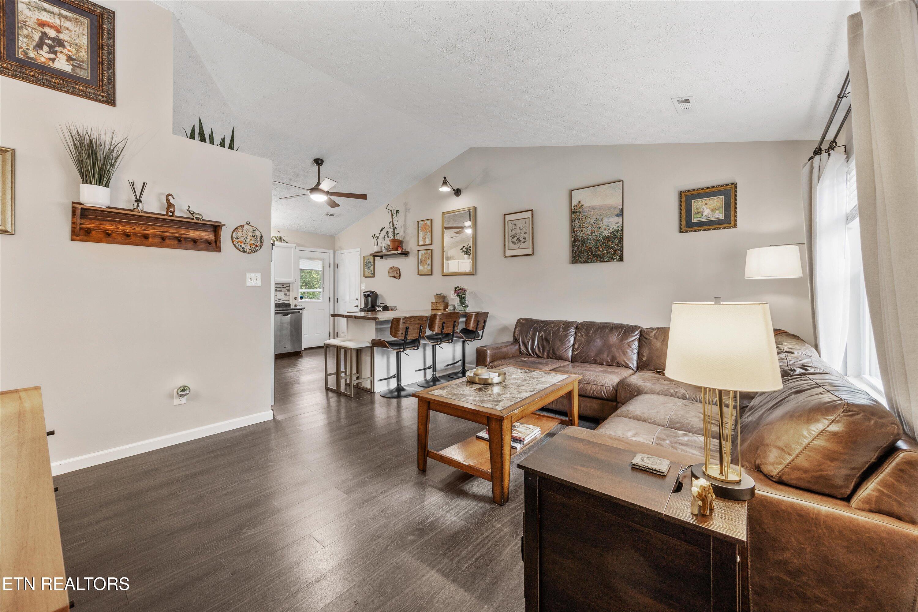 6008 Autumn Oaks Lane