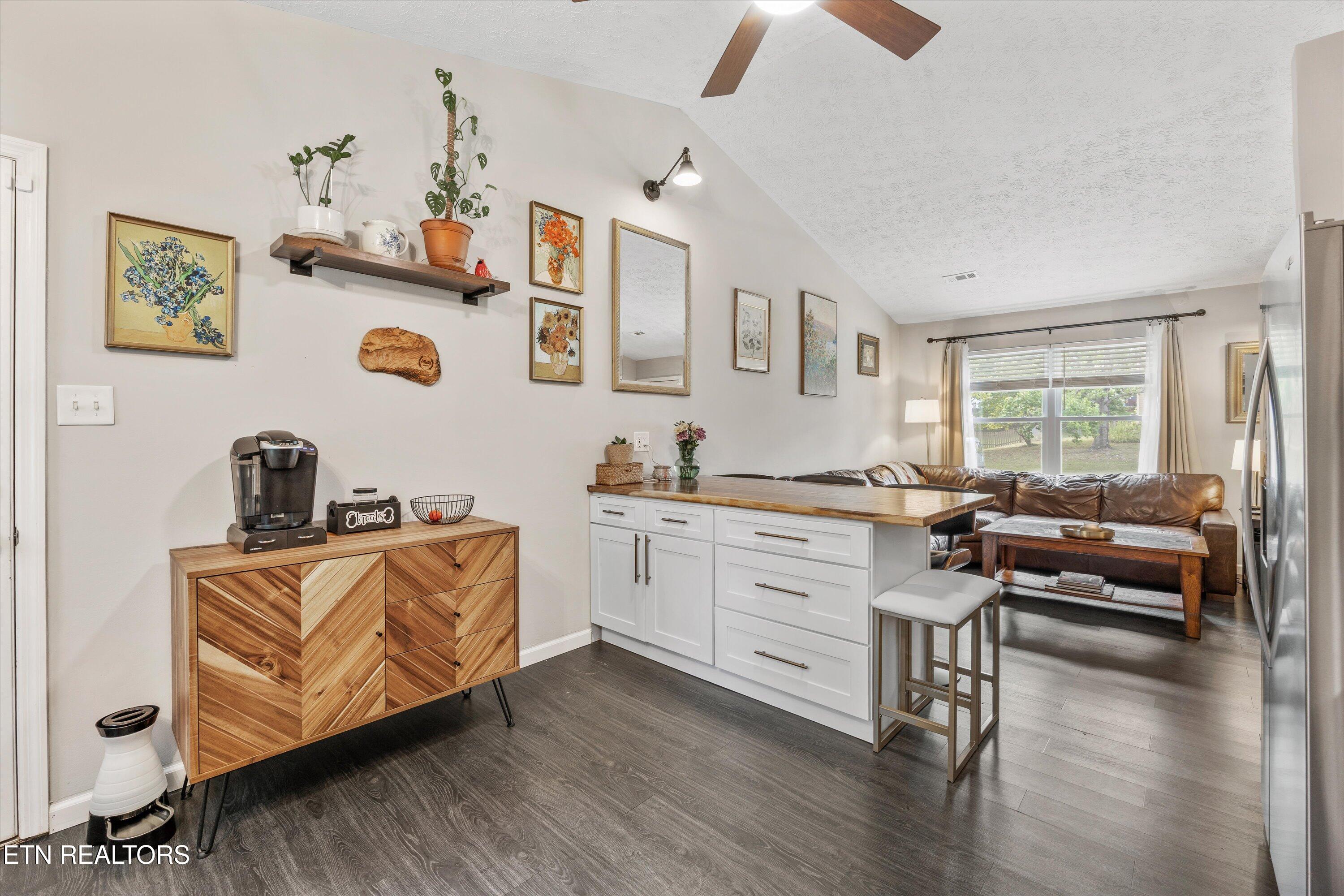 6008 Autumn Oaks Lane