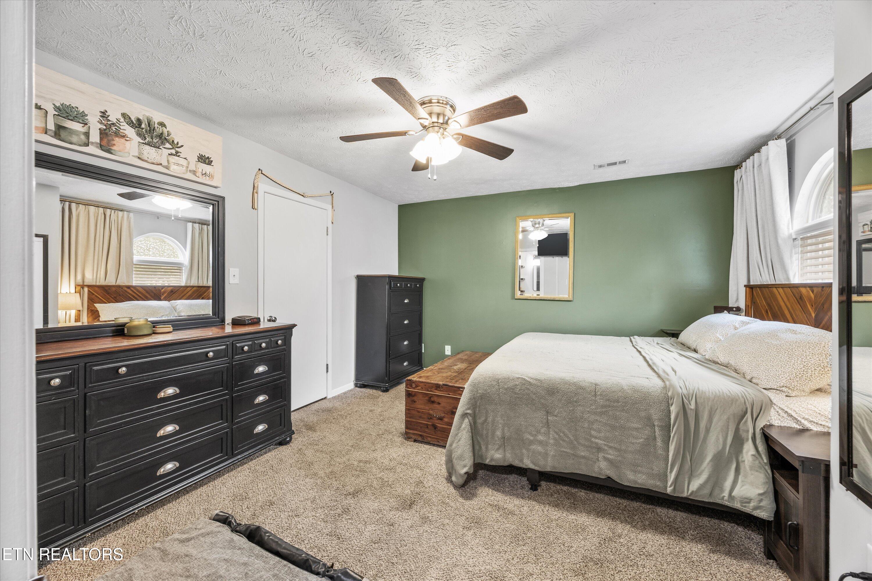 6008 Autumn Oaks Lane