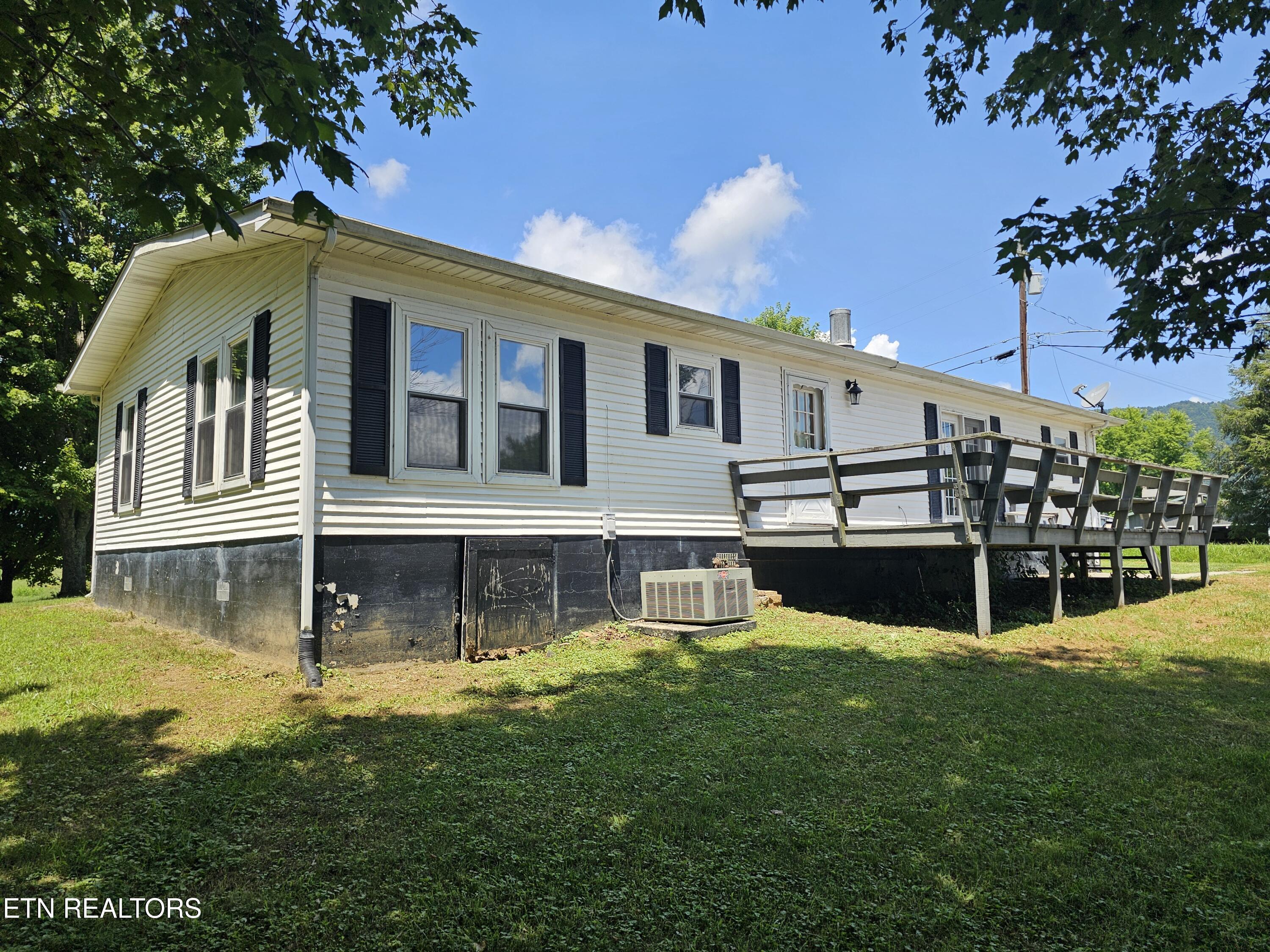 120 Sagefield Drive, LaFollette