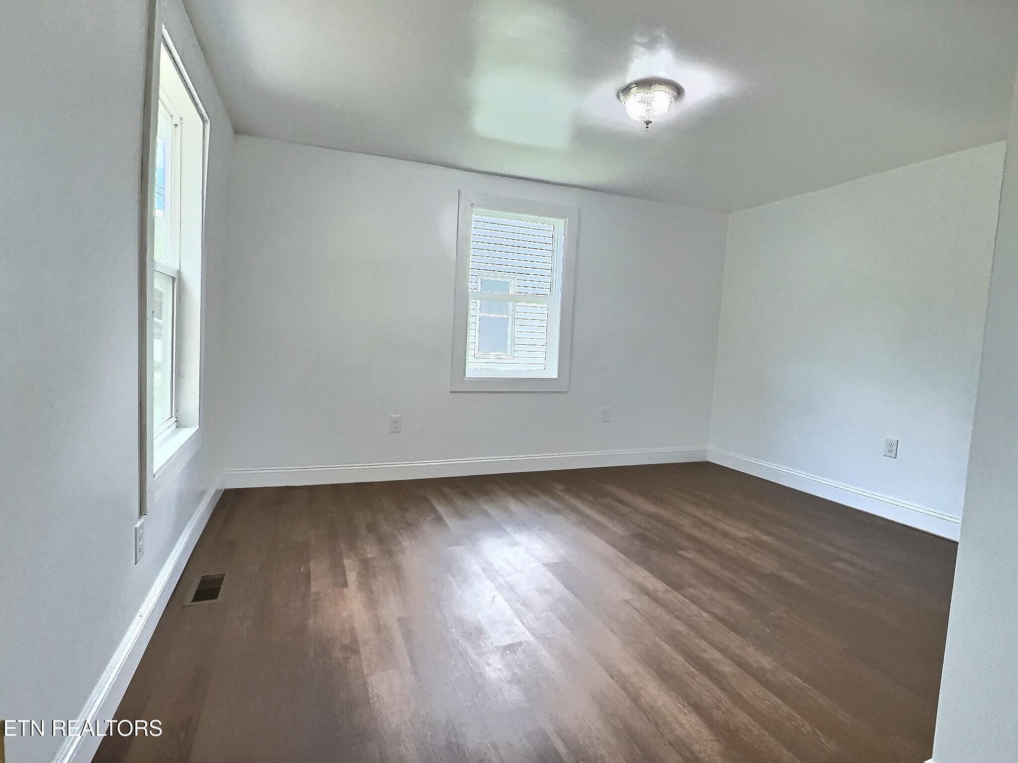 415 E Central Ave, LaFollette