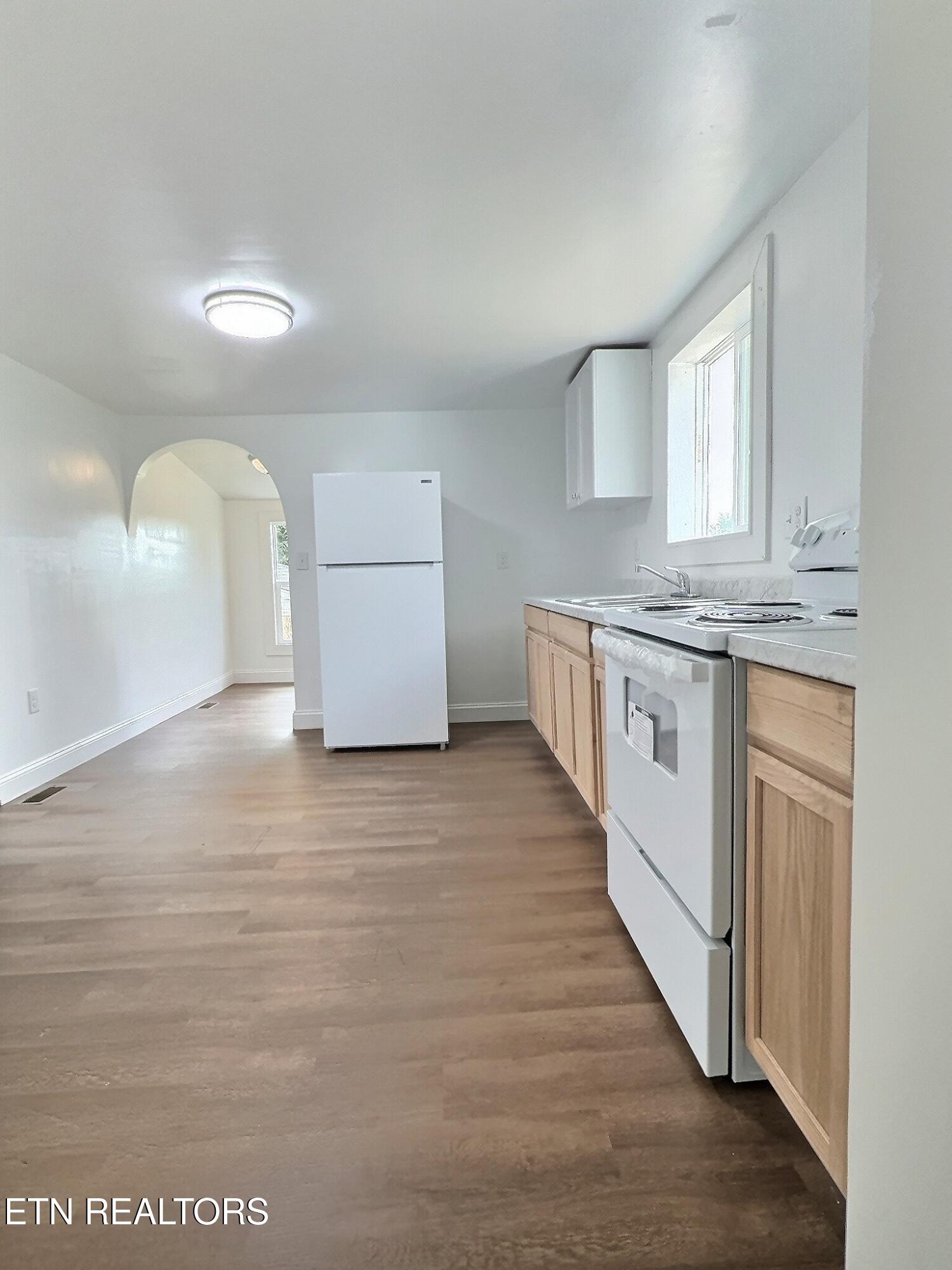 415 E Central Ave, LaFollette