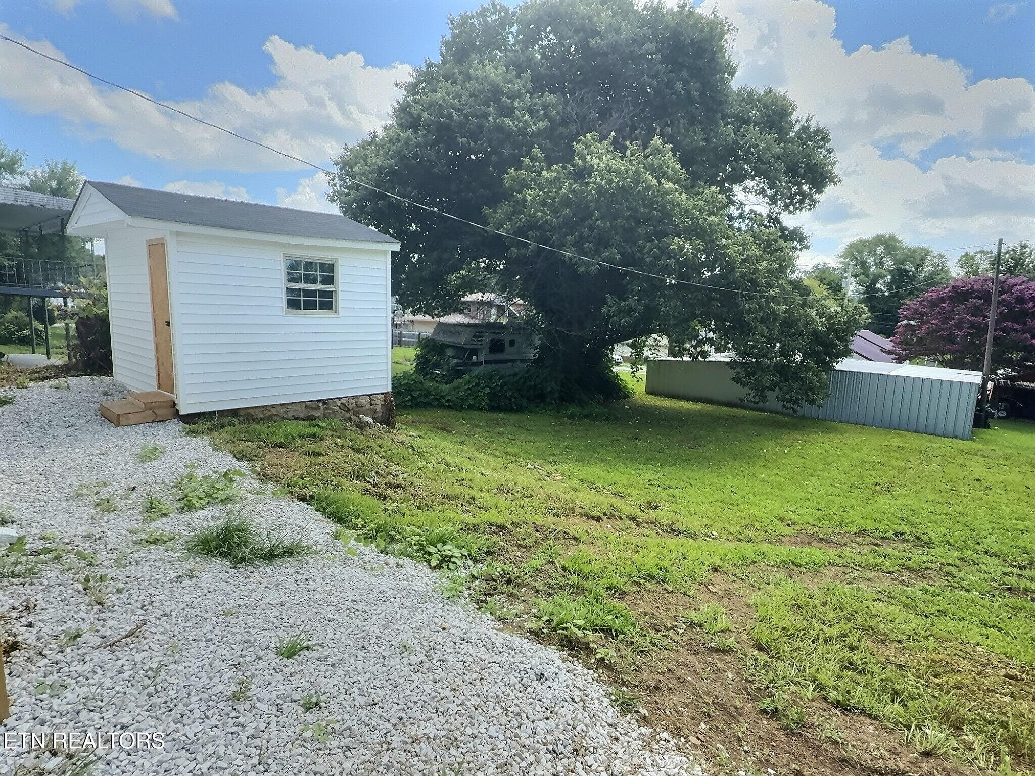 415 E Central Ave, LaFollette