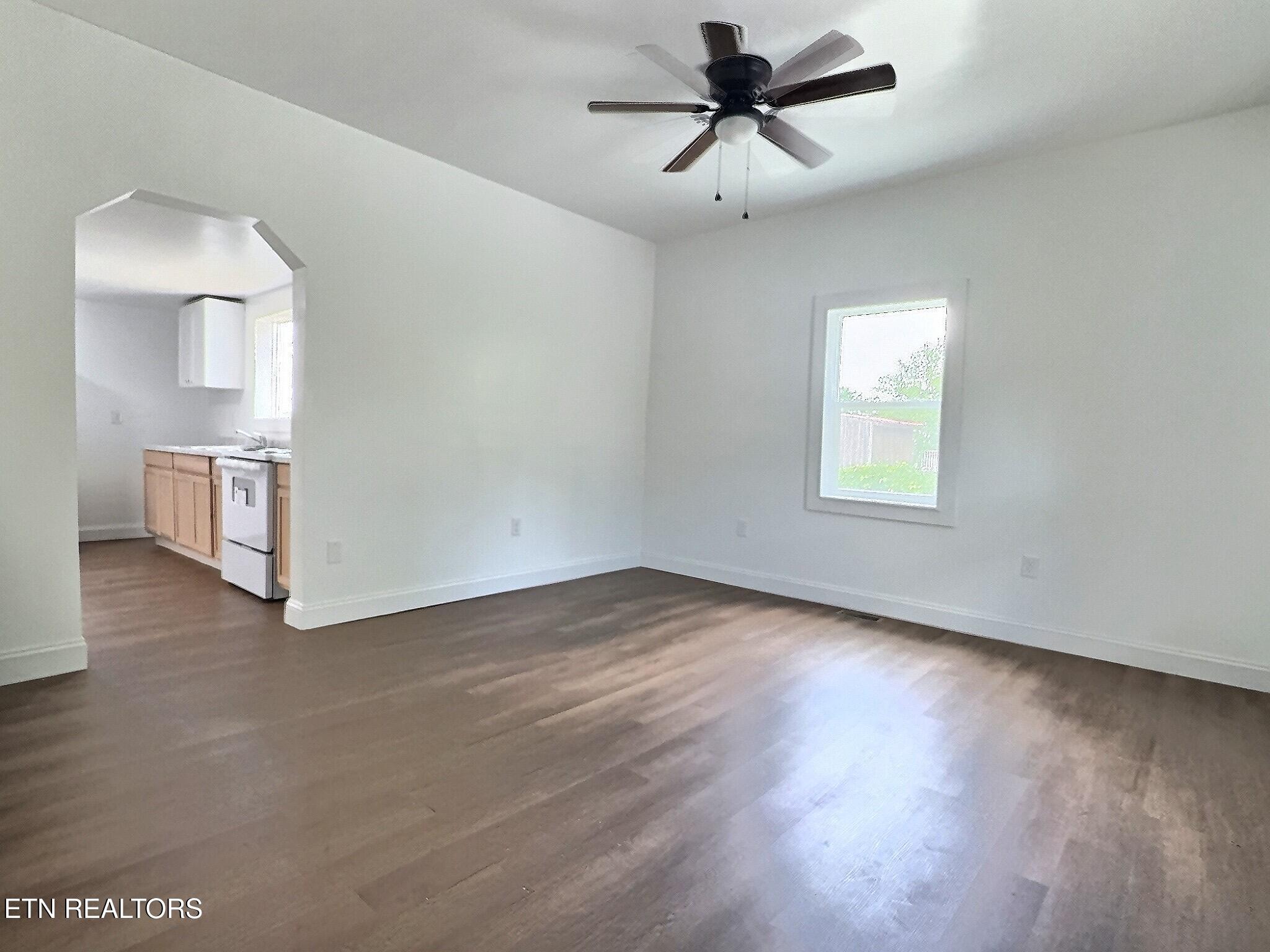 415 E Central Ave, LaFollette