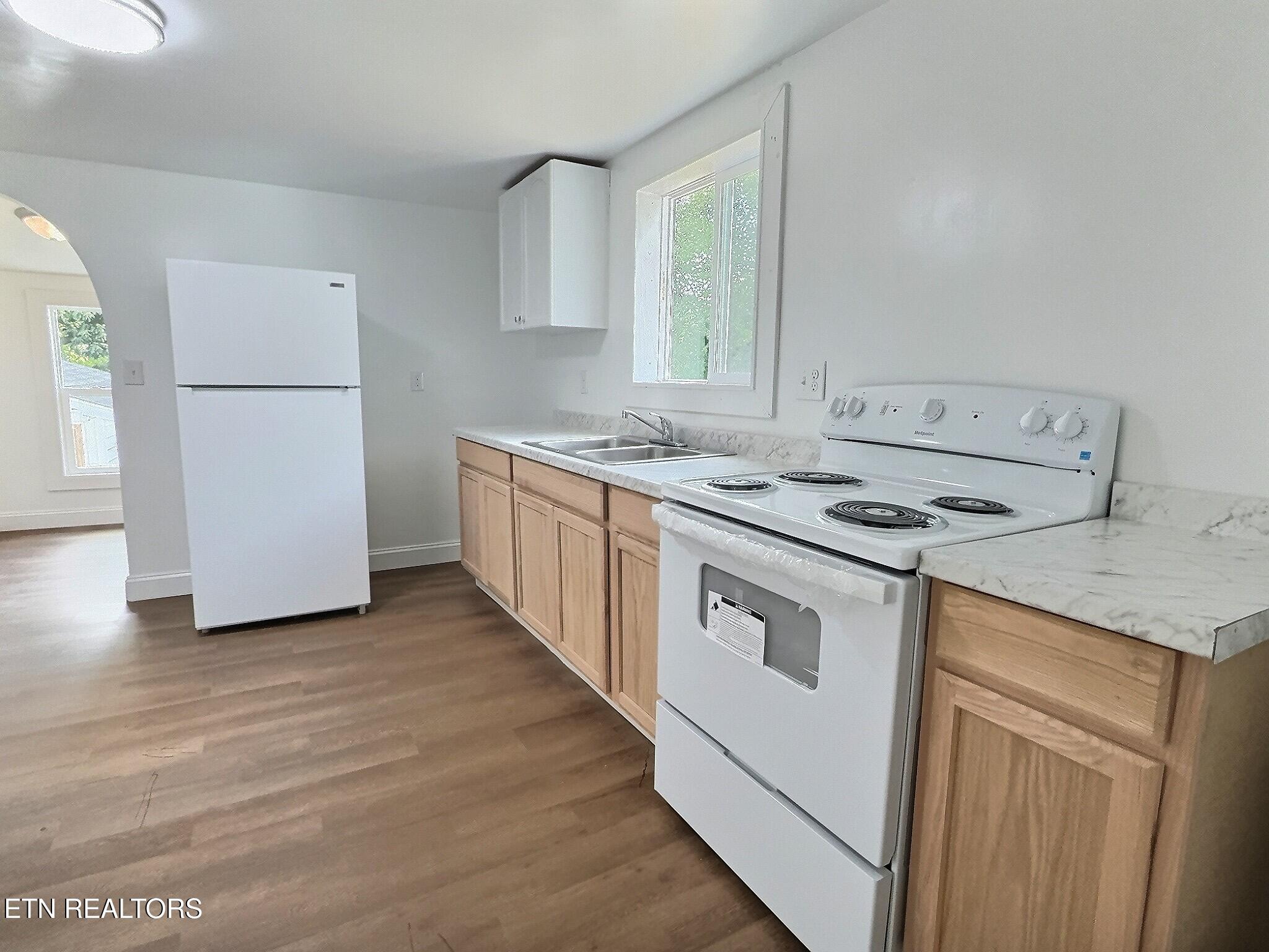 415 E Central Ave, LaFollette