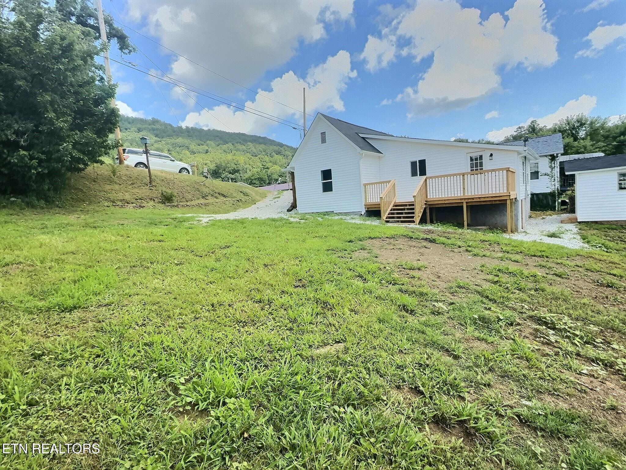 415 E Central Ave, LaFollette