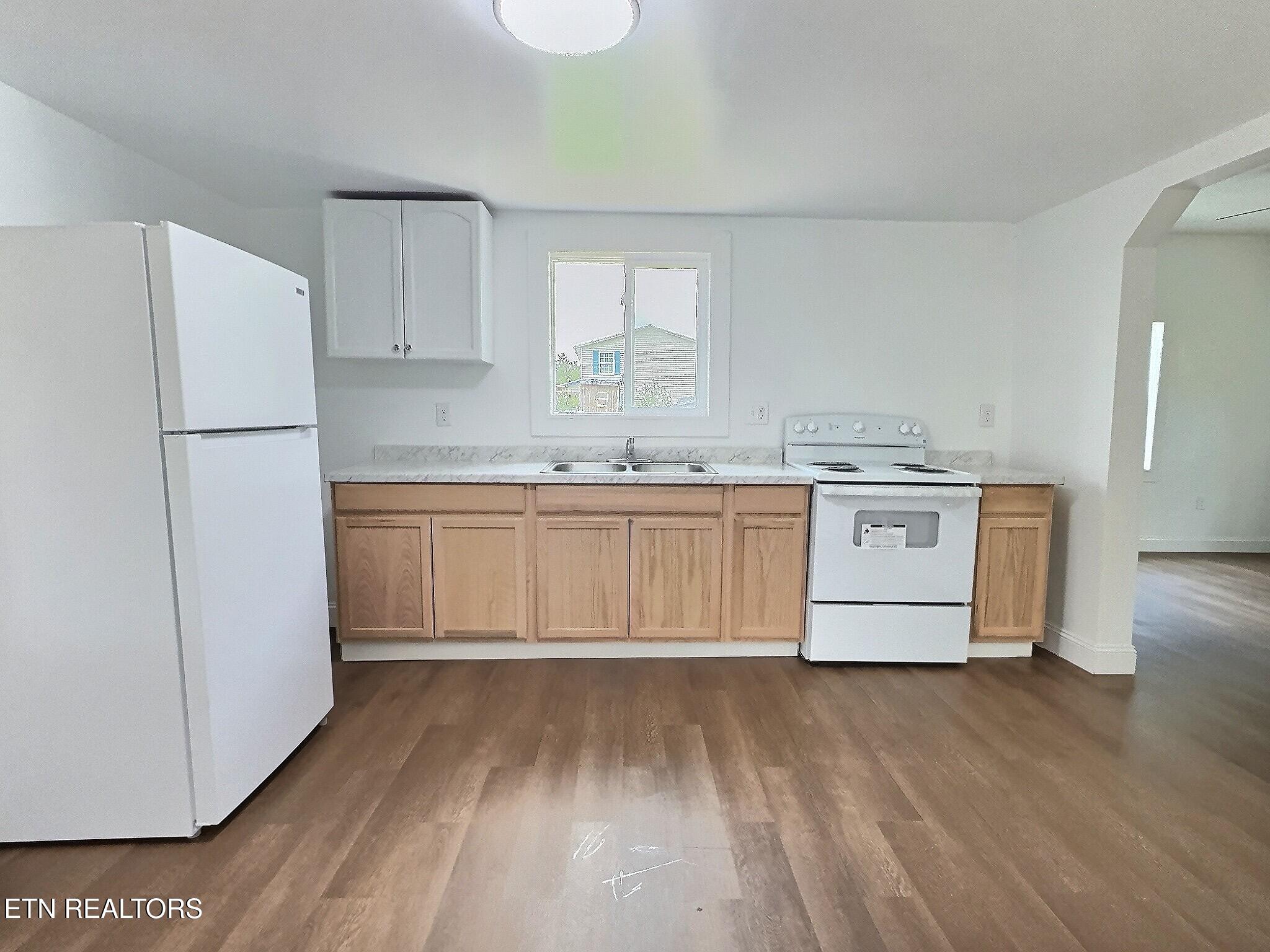 415 E Central Ave, LaFollette