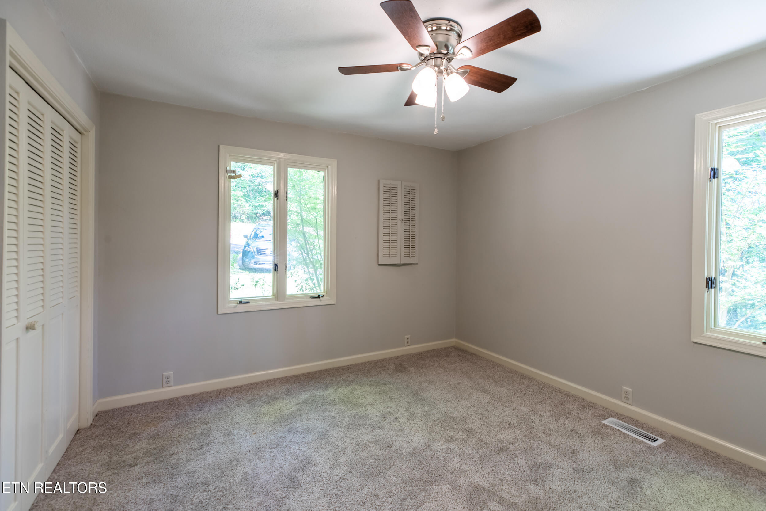 288 S S. SHOREWOOD LN Drive