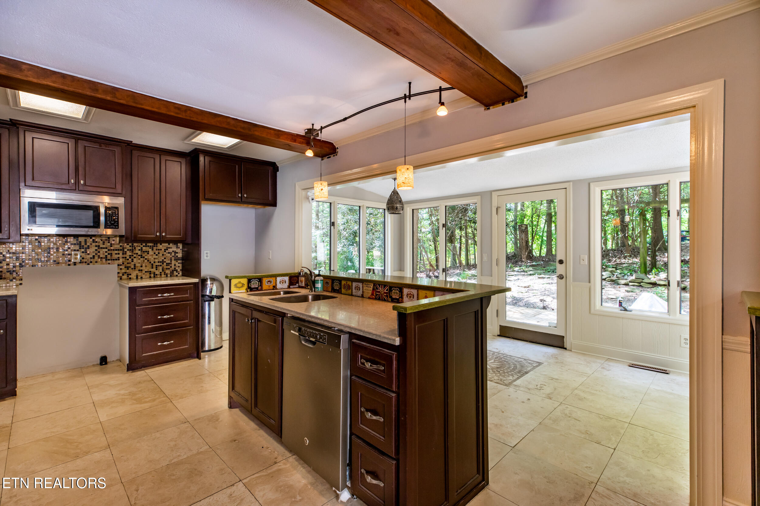 288 S S. SHOREWOOD LN Drive