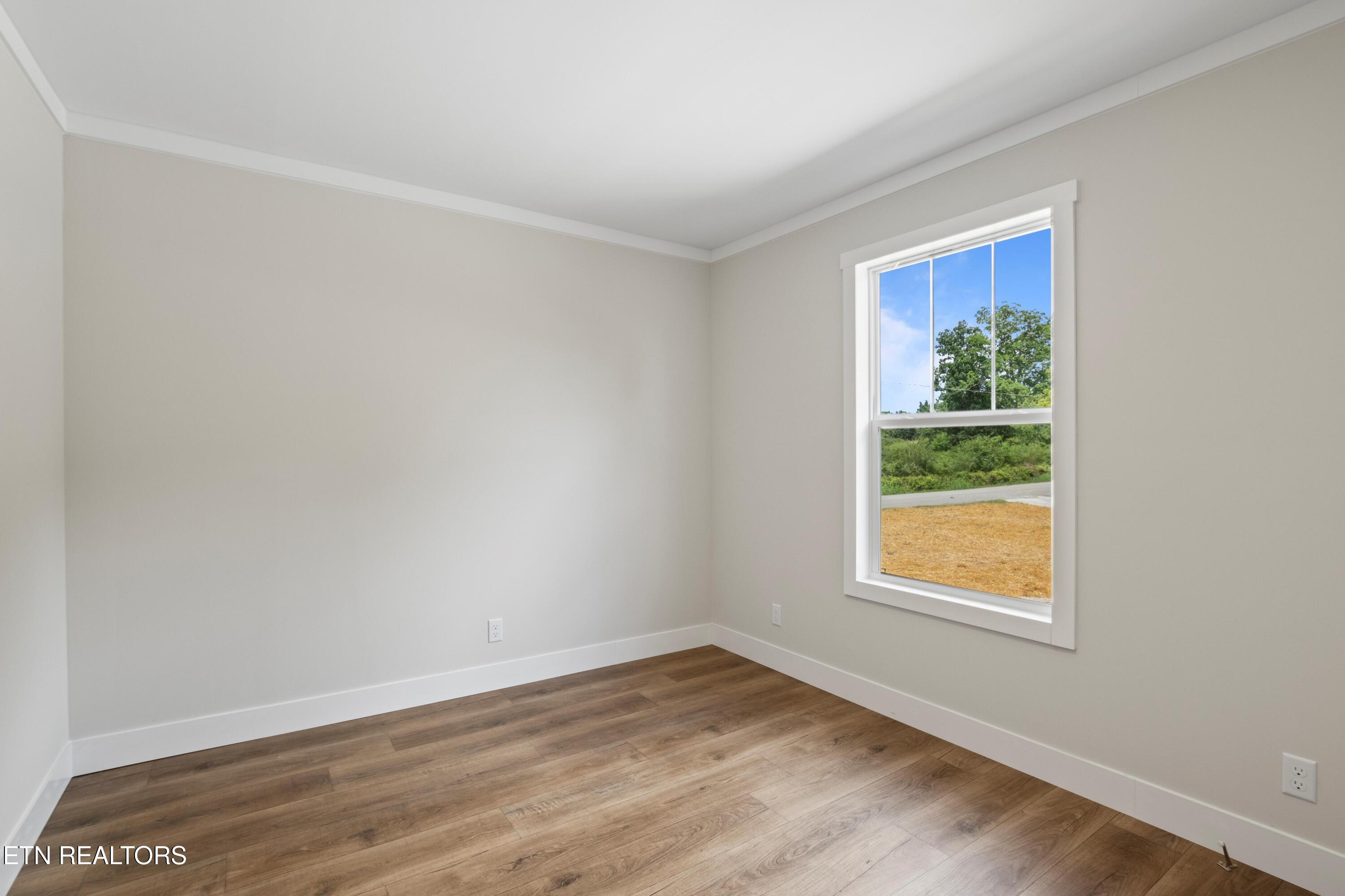 721 Davis Chapel Rd, LaFollette