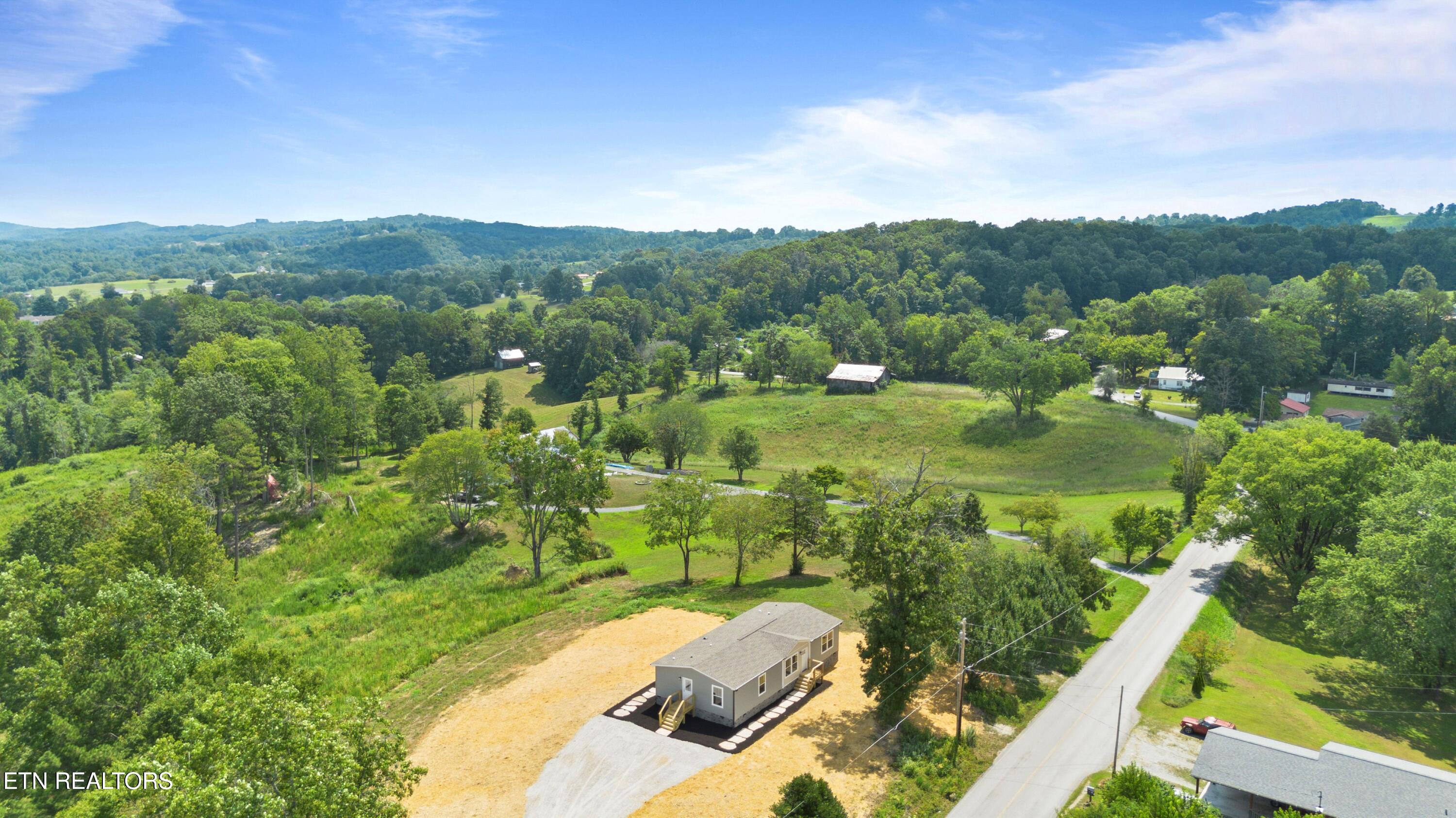 721 Davis Chapel Rd, LaFollette