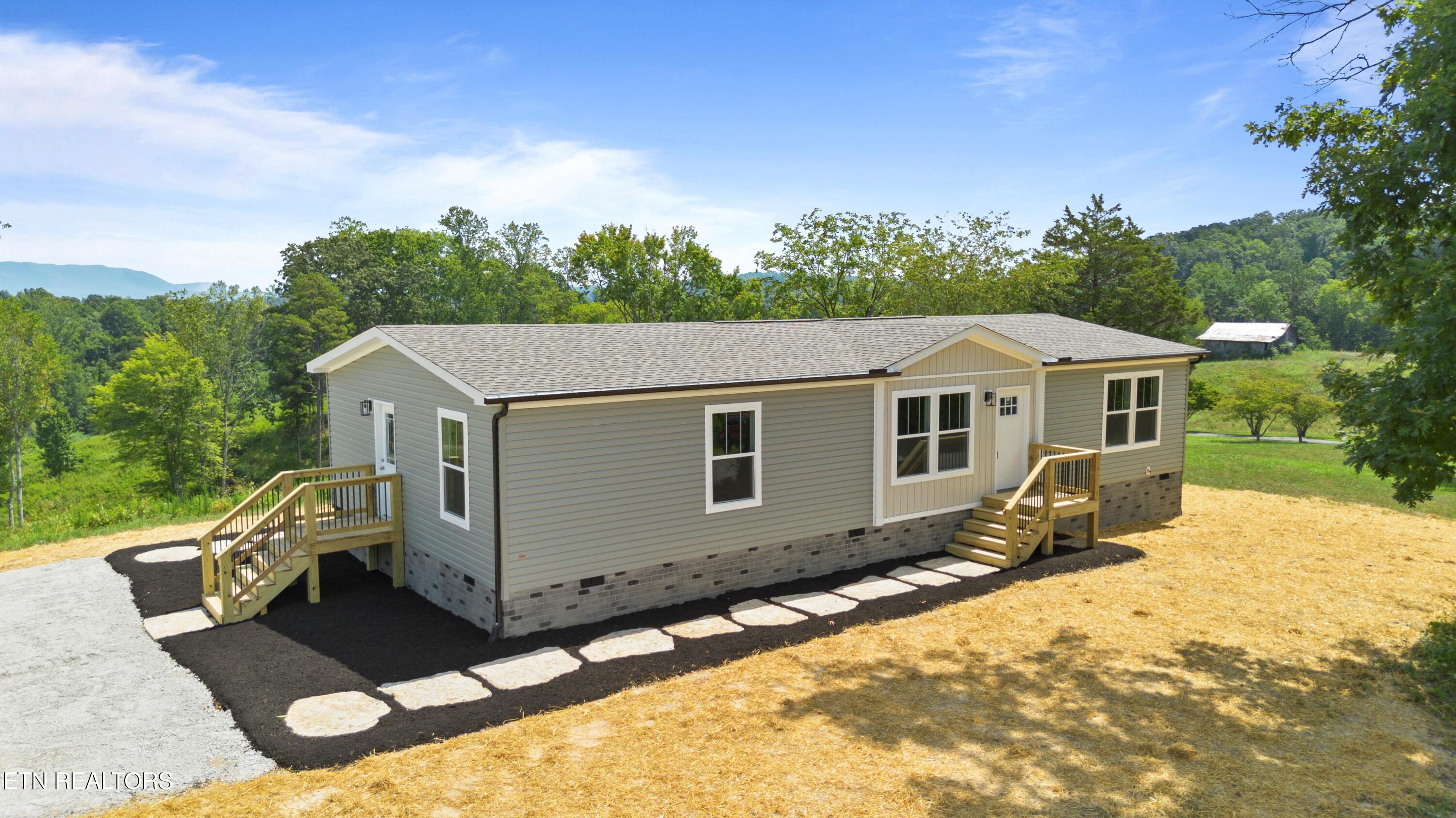 721 Davis Chapel Rd, LaFollette