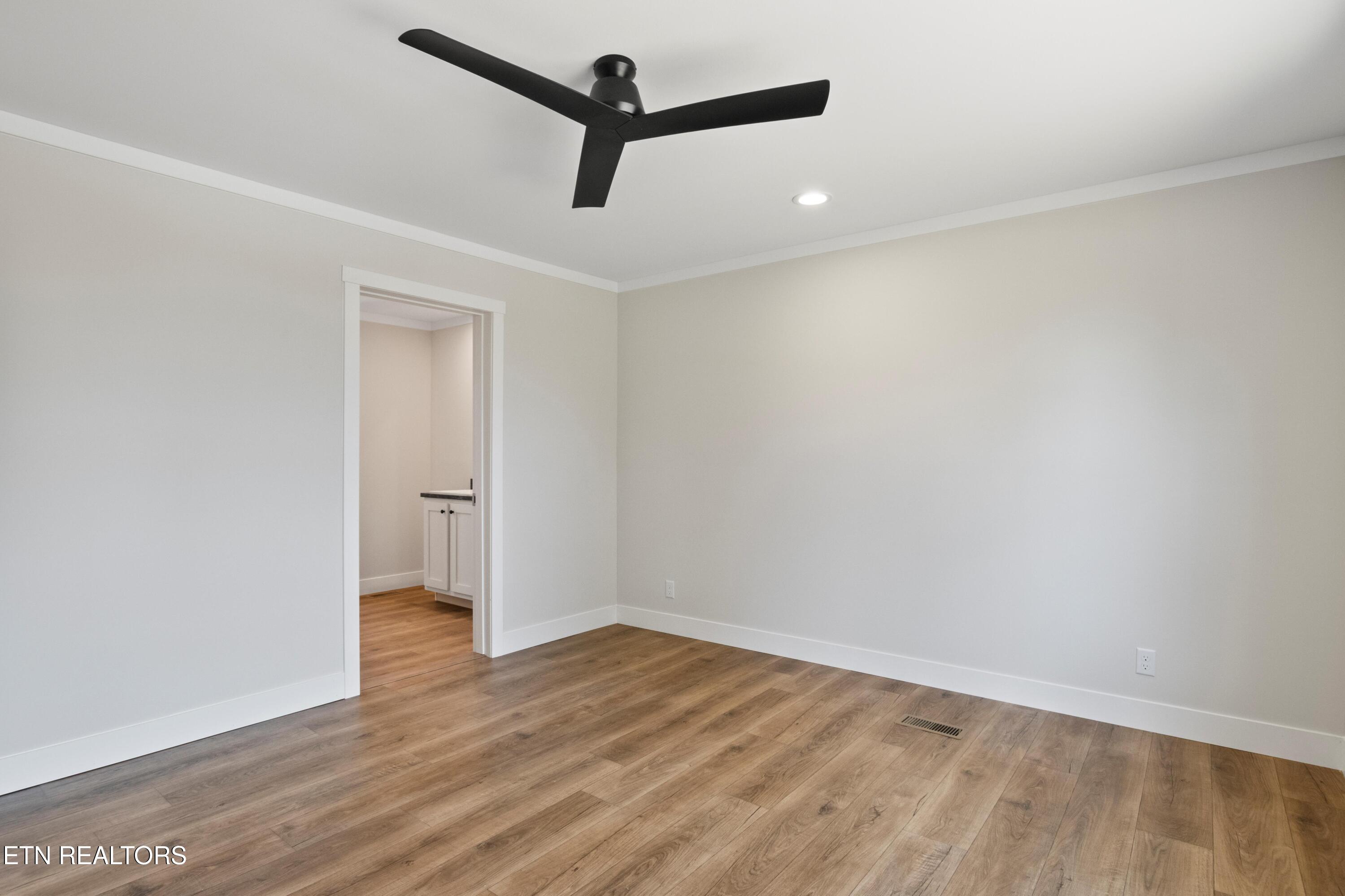 721 Davis Chapel Rd, LaFollette