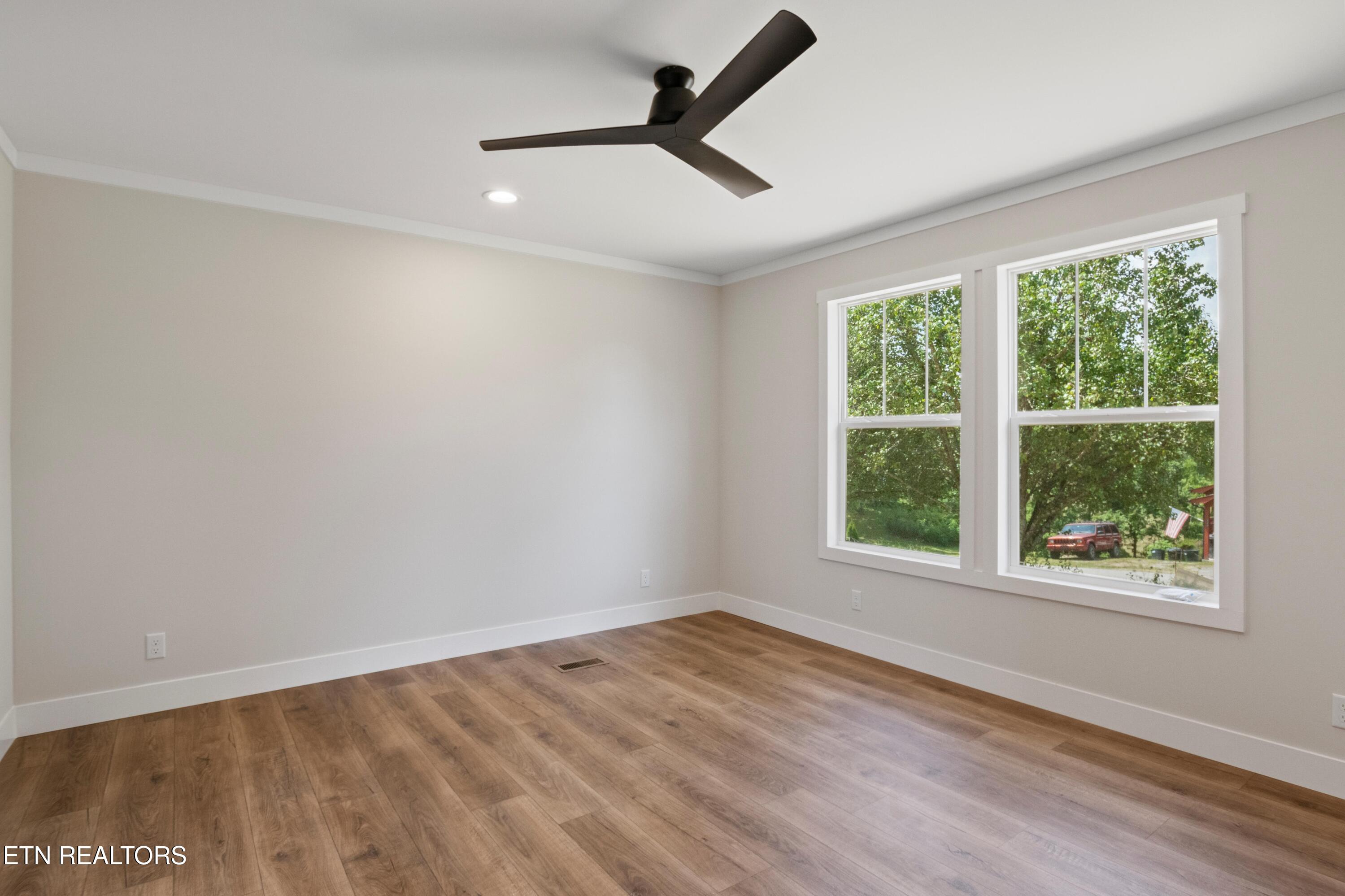 721 Davis Chapel Rd, LaFollette