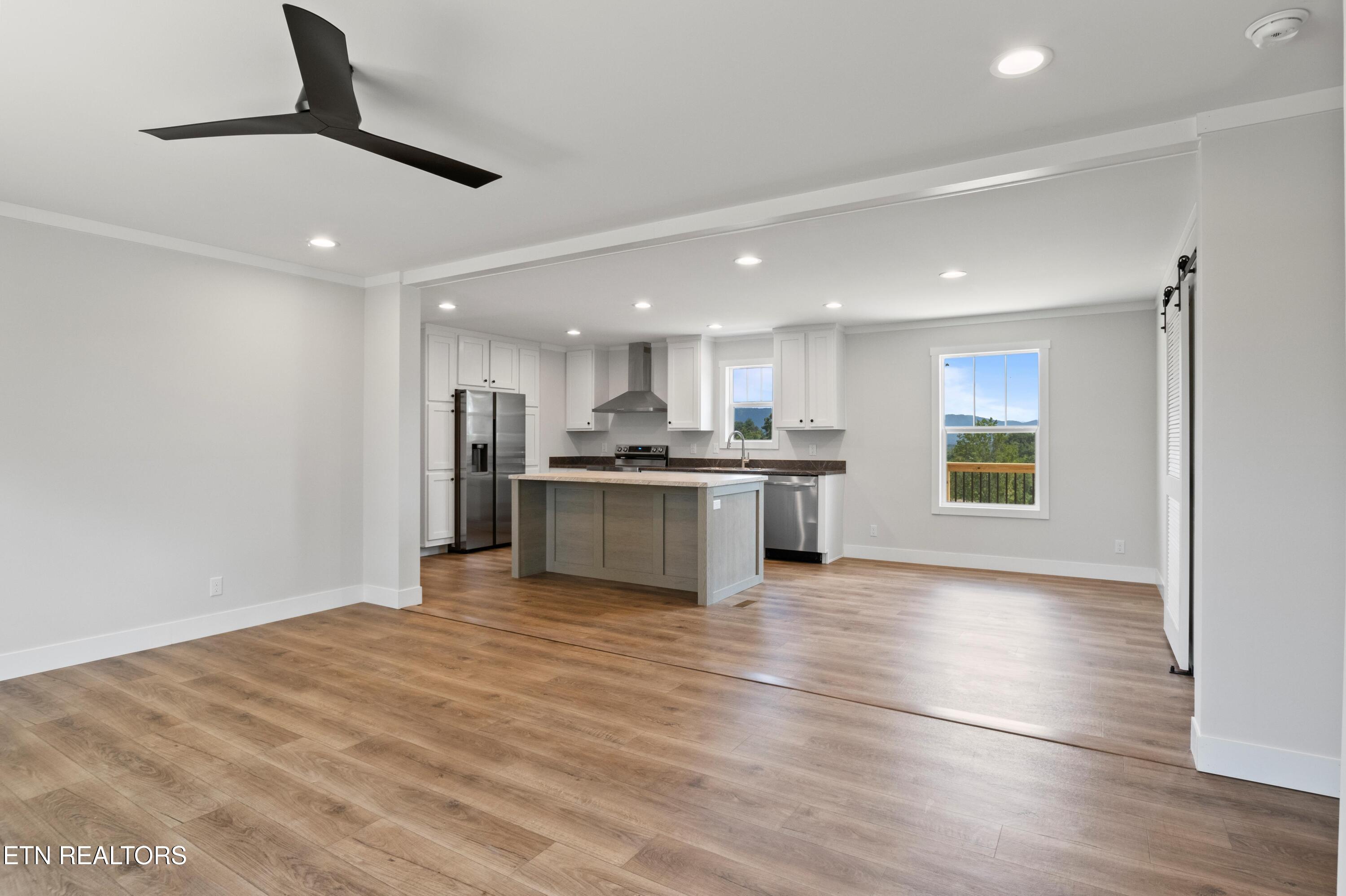 721 Davis Chapel Rd, LaFollette