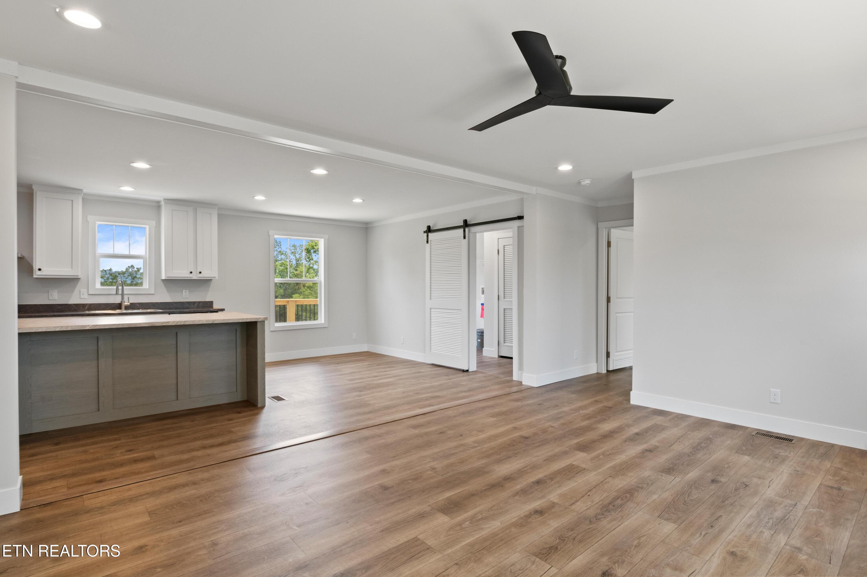 721 Davis Chapel Rd, LaFollette