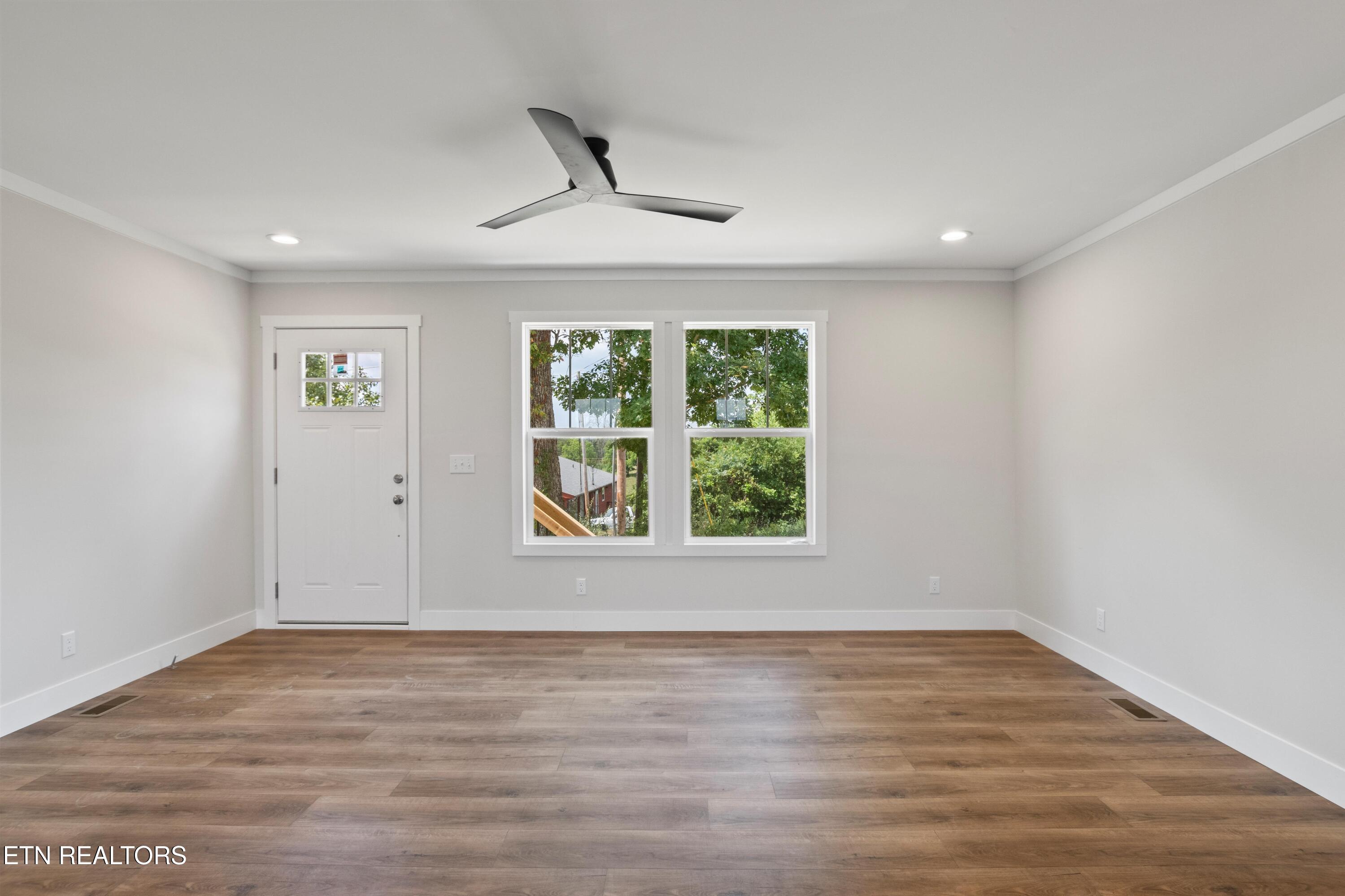 721 Davis Chapel Rd, LaFollette