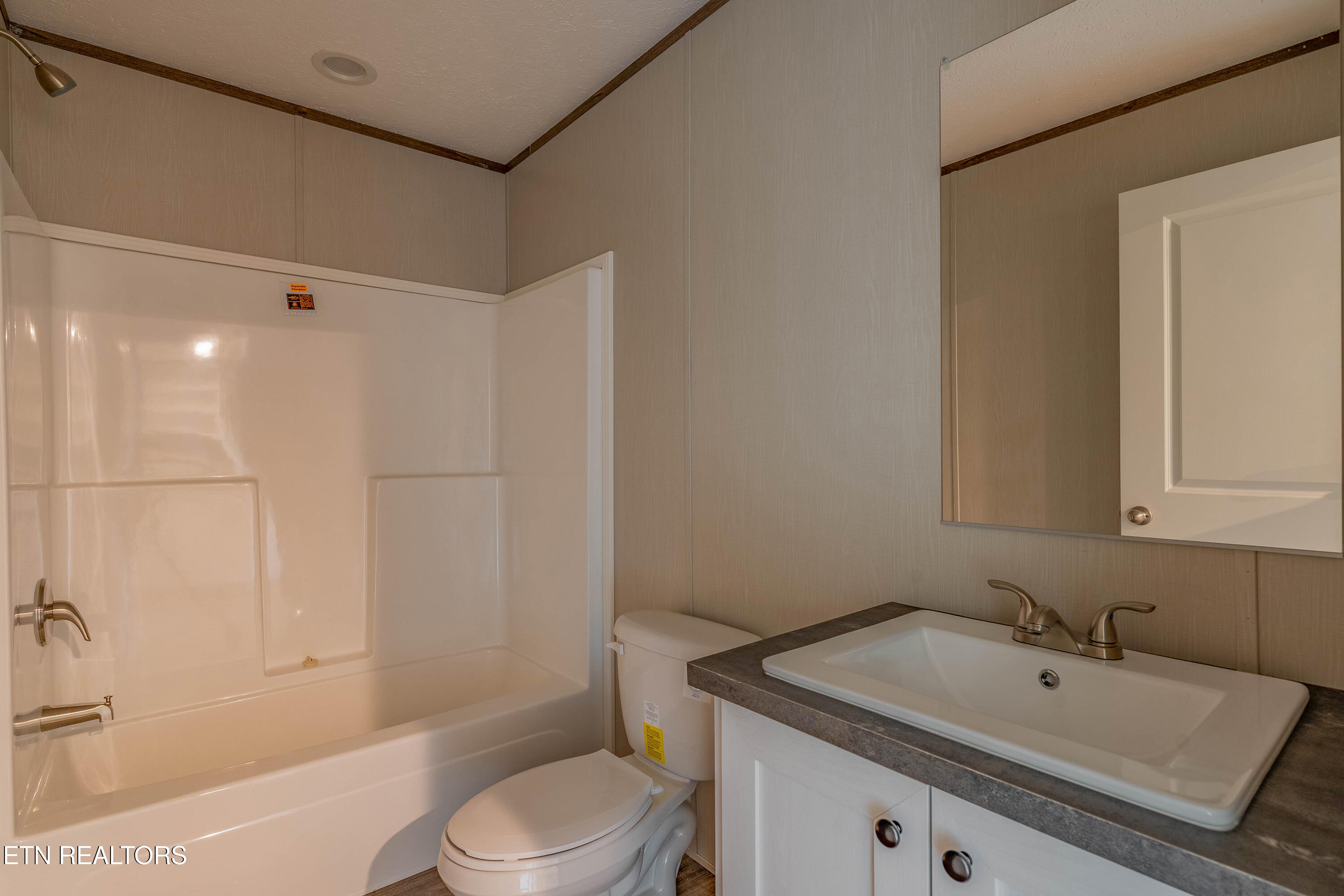 505 E Hemlock St, LaFollette