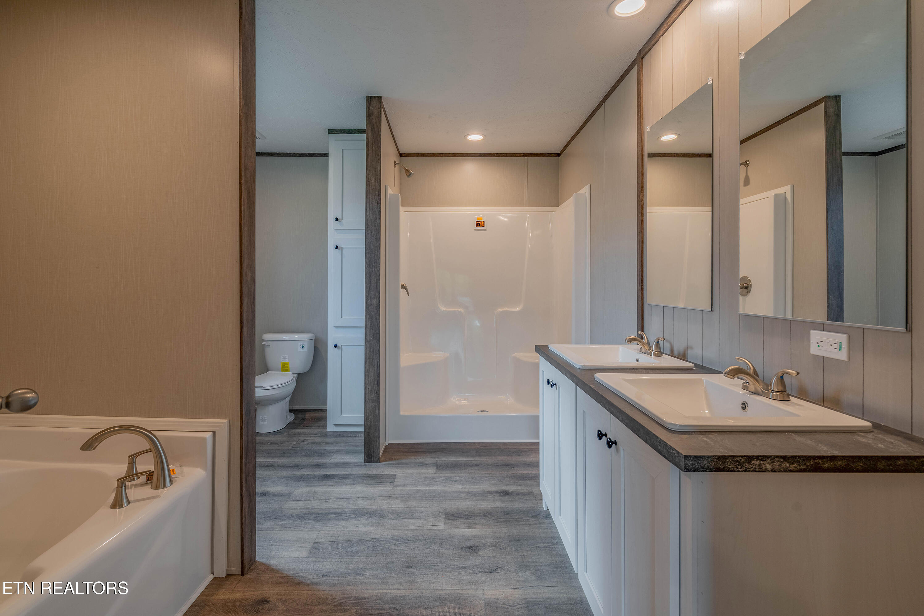 505 E Hemlock St, LaFollette