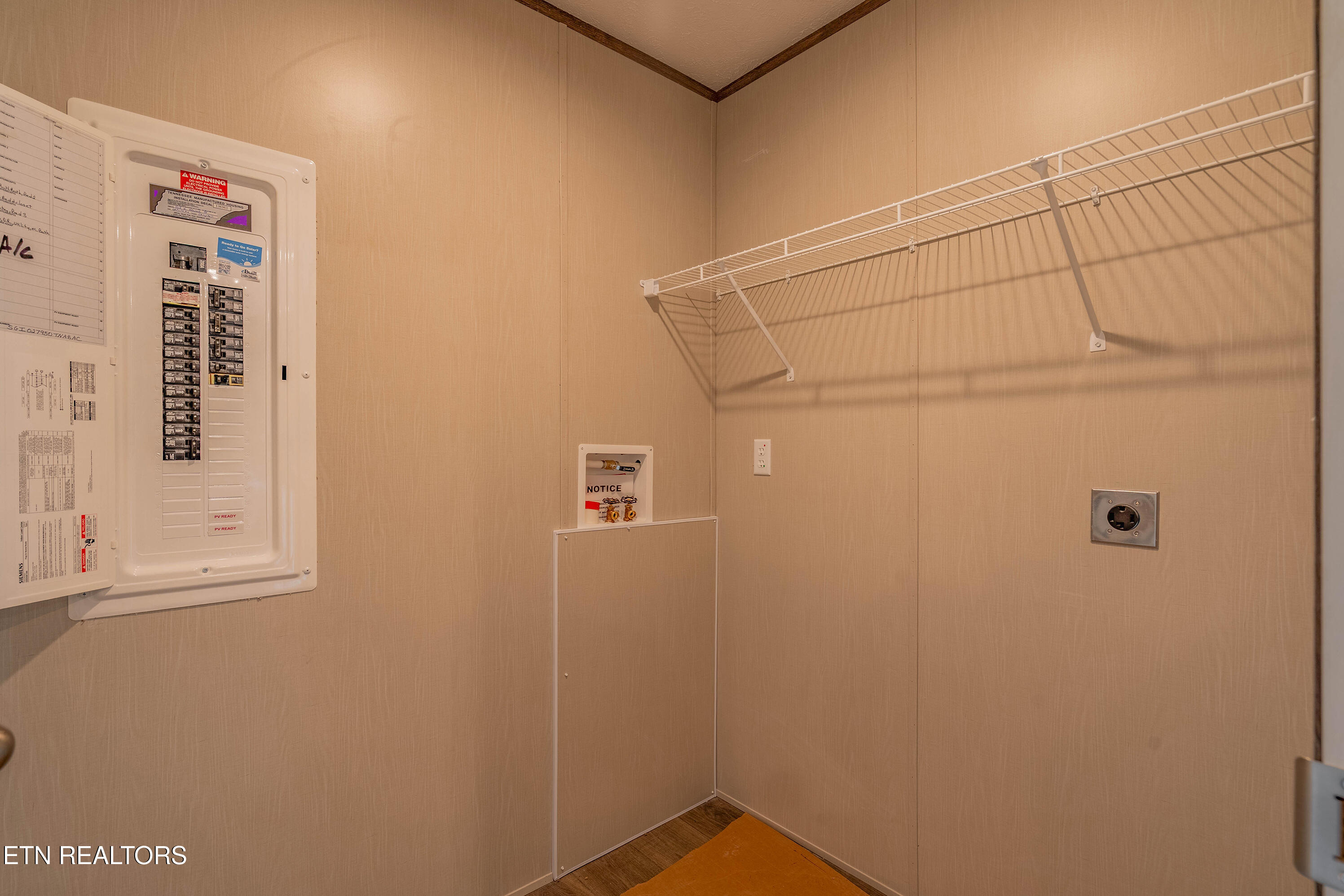 505 E Hemlock St, LaFollette