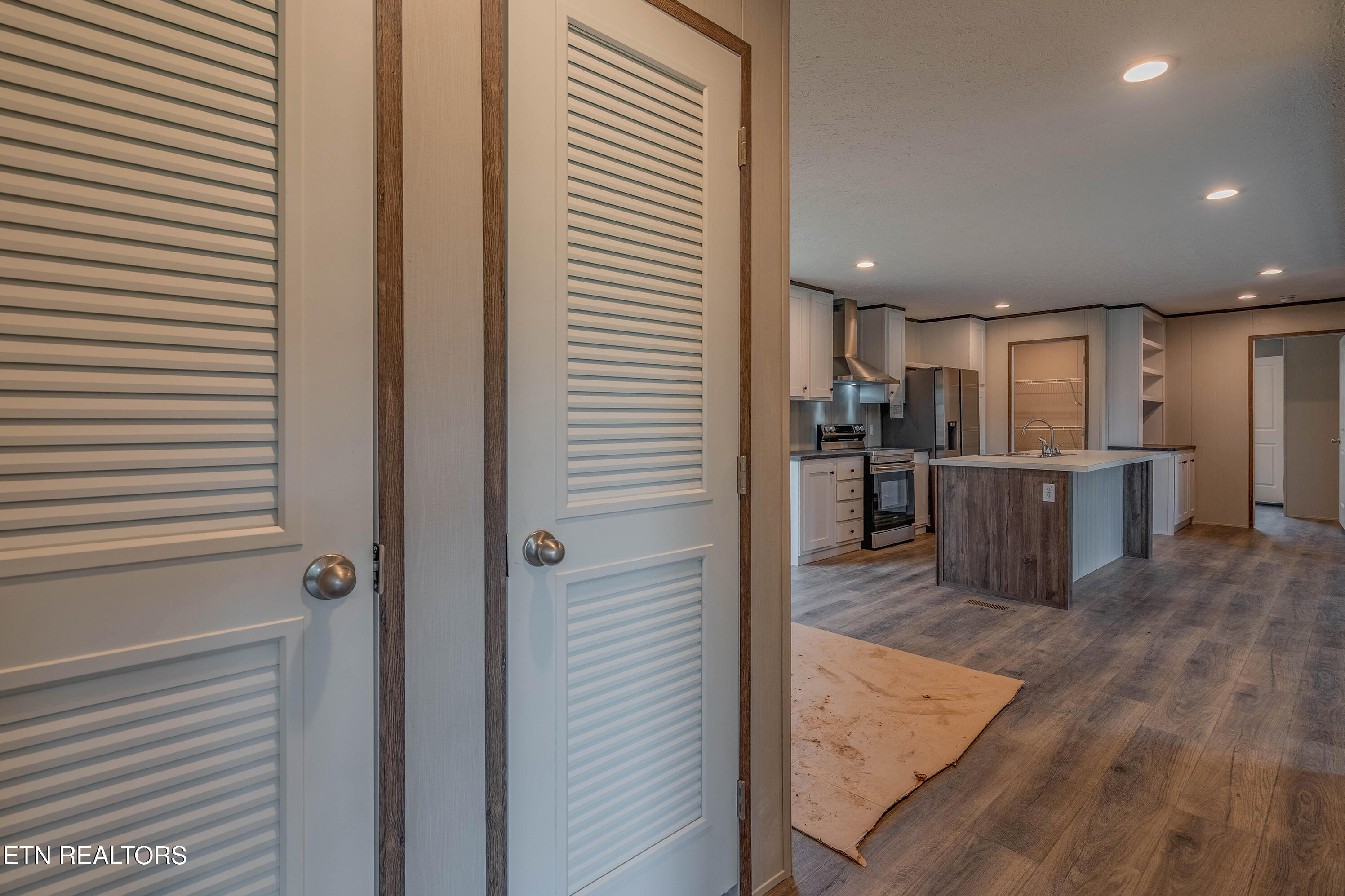 505 E Hemlock St, LaFollette