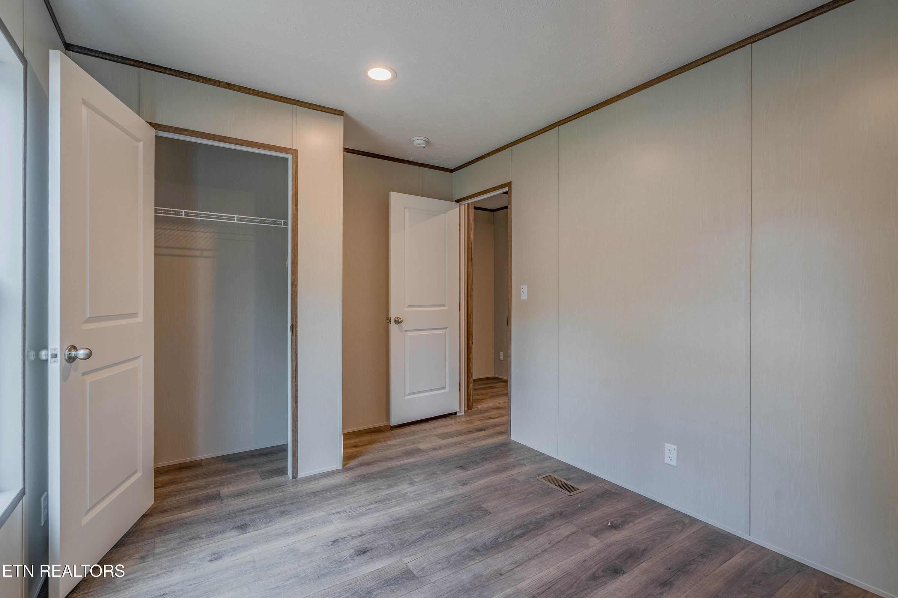 505 E Hemlock St, LaFollette