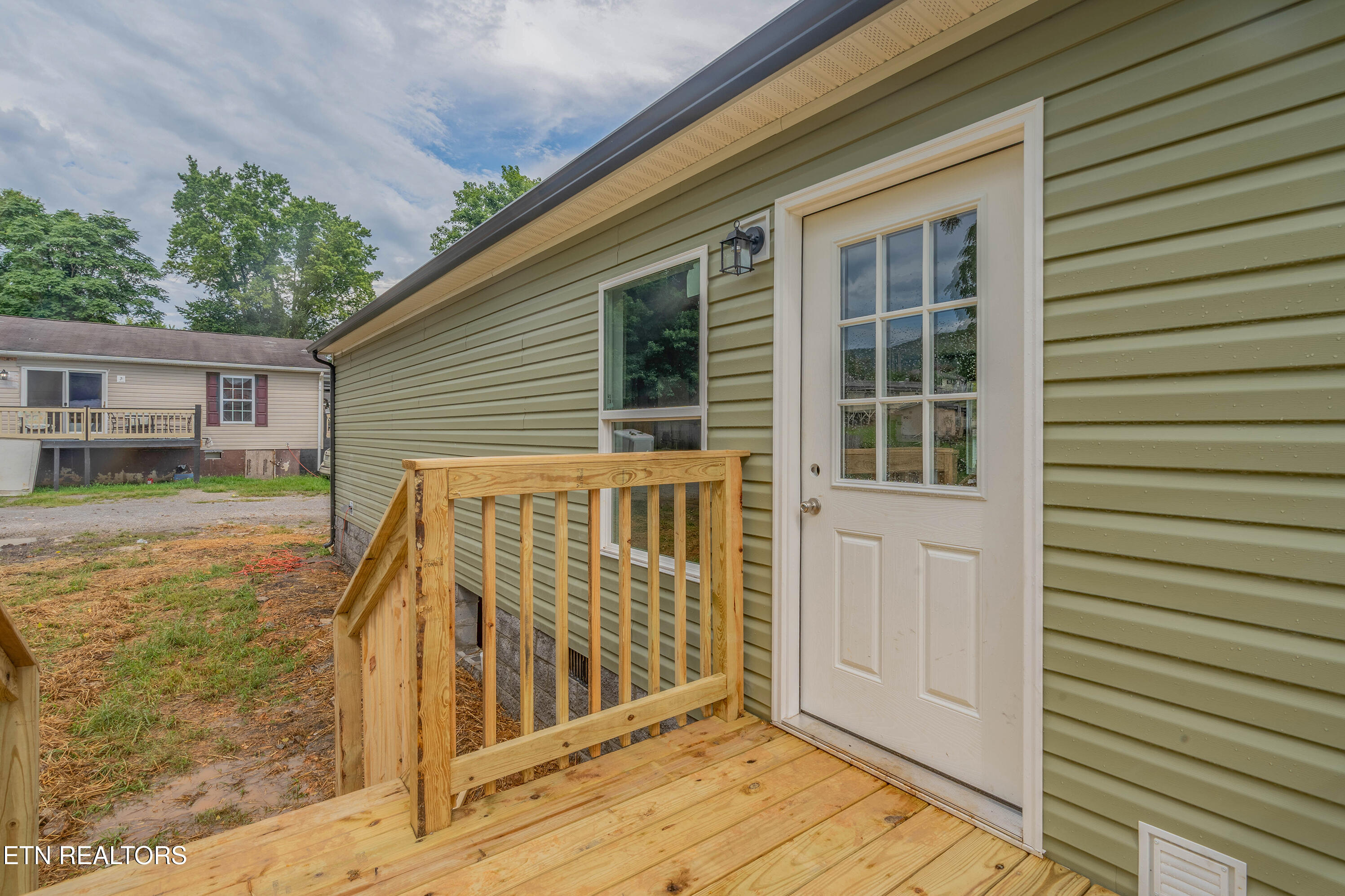 505 E Hemlock St, LaFollette