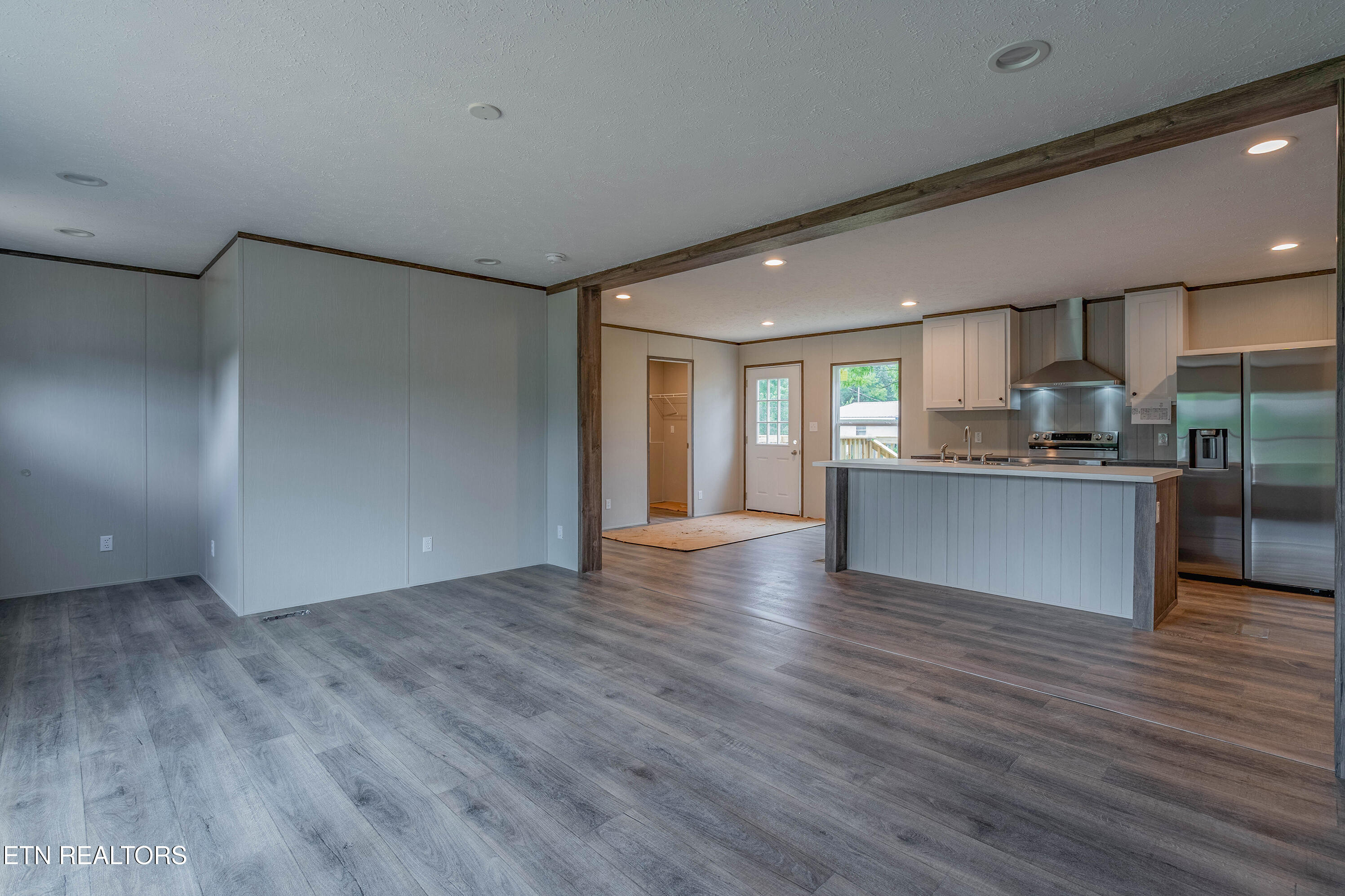 505 E Hemlock St, LaFollette