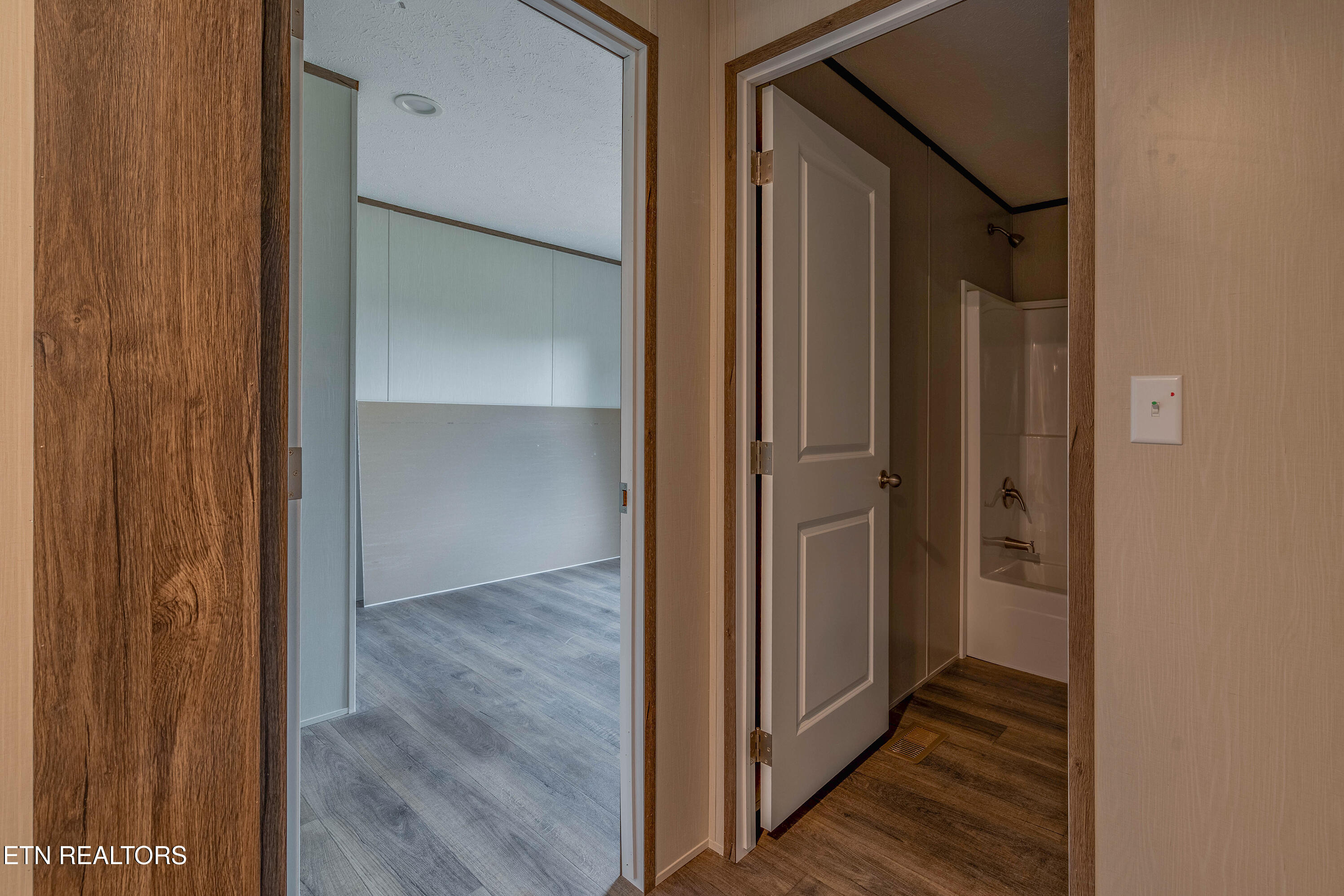 505 E Hemlock St, LaFollette