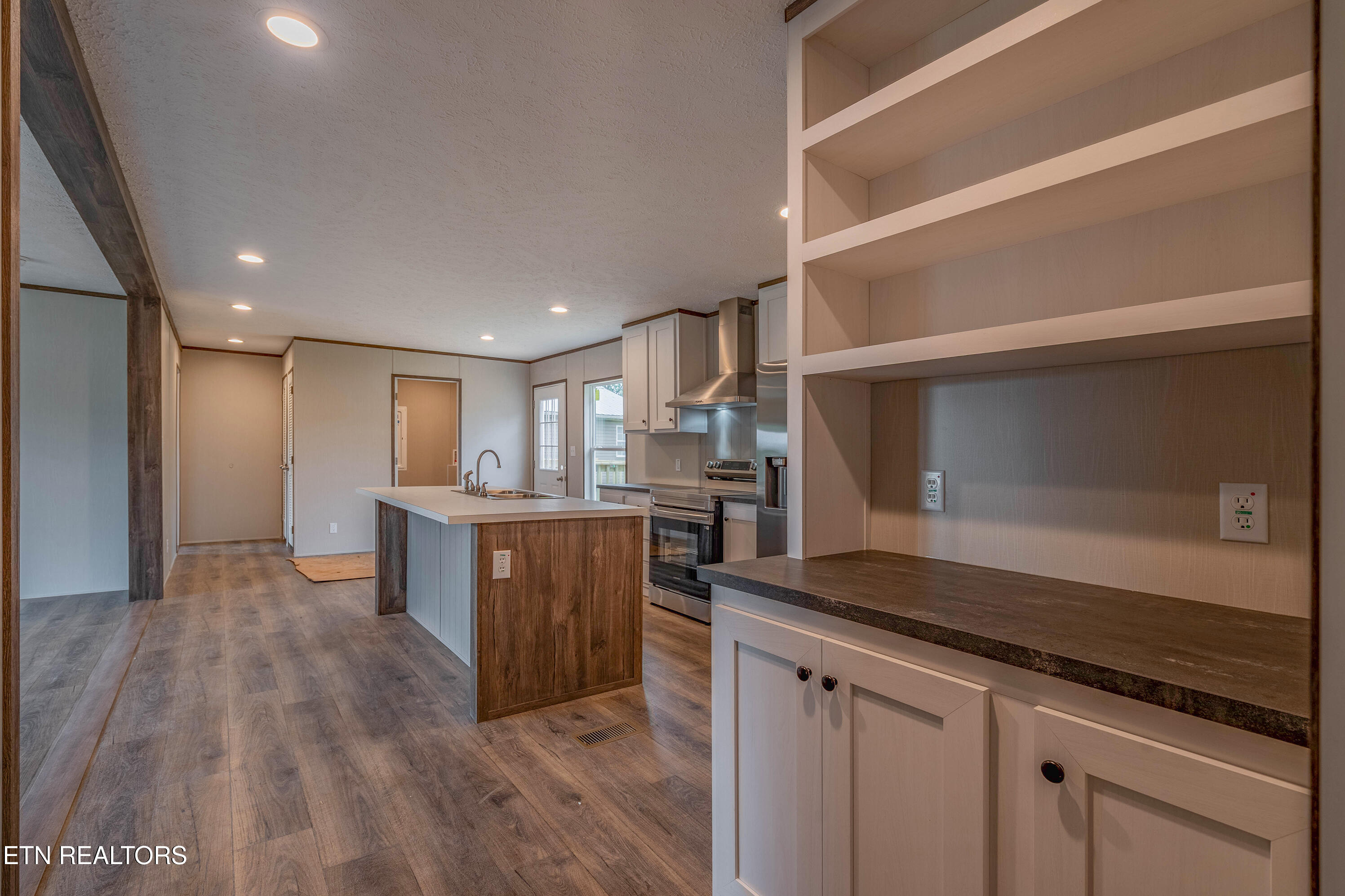 505 E Hemlock St, LaFollette