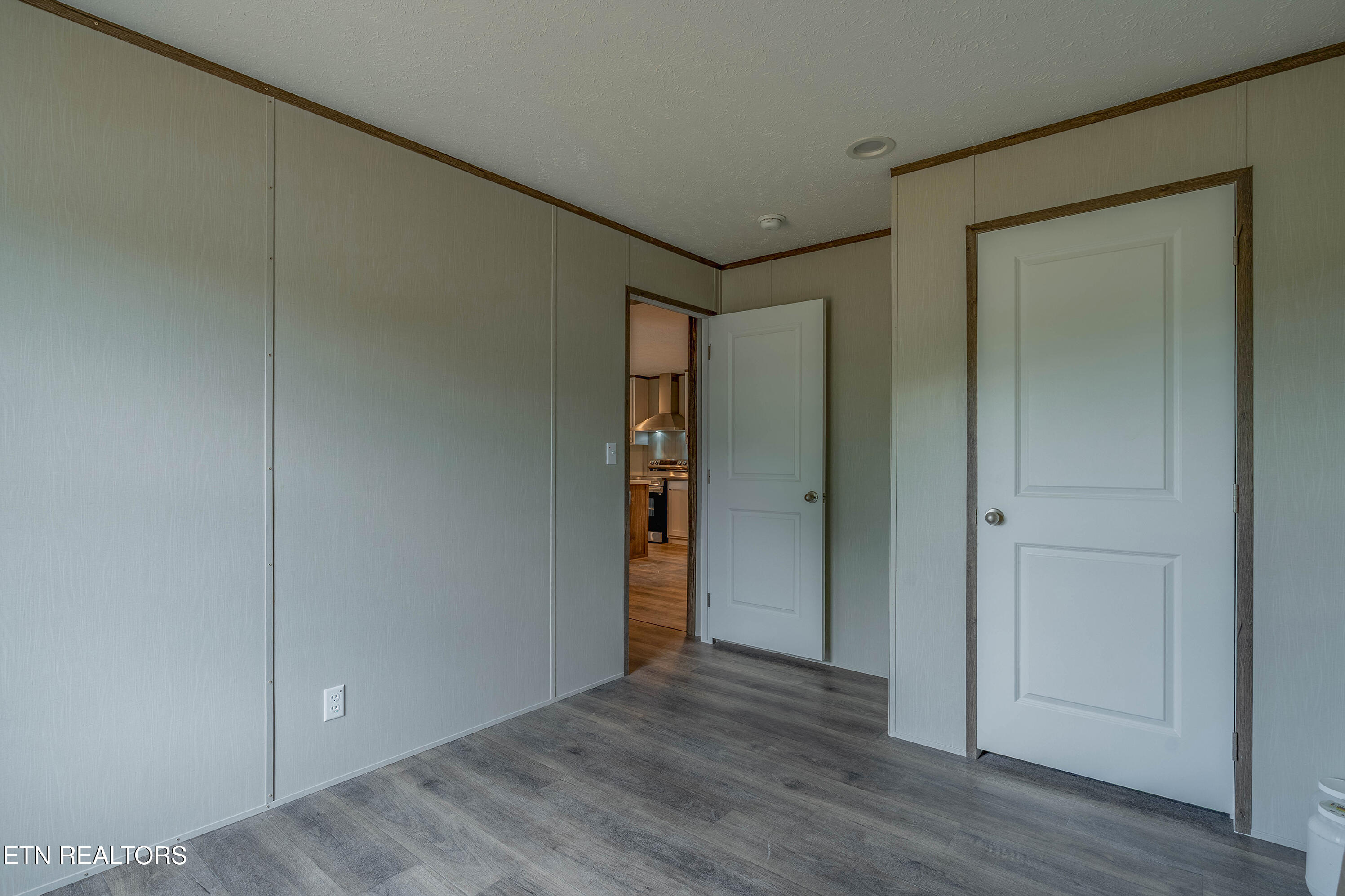 505 E Hemlock St, LaFollette