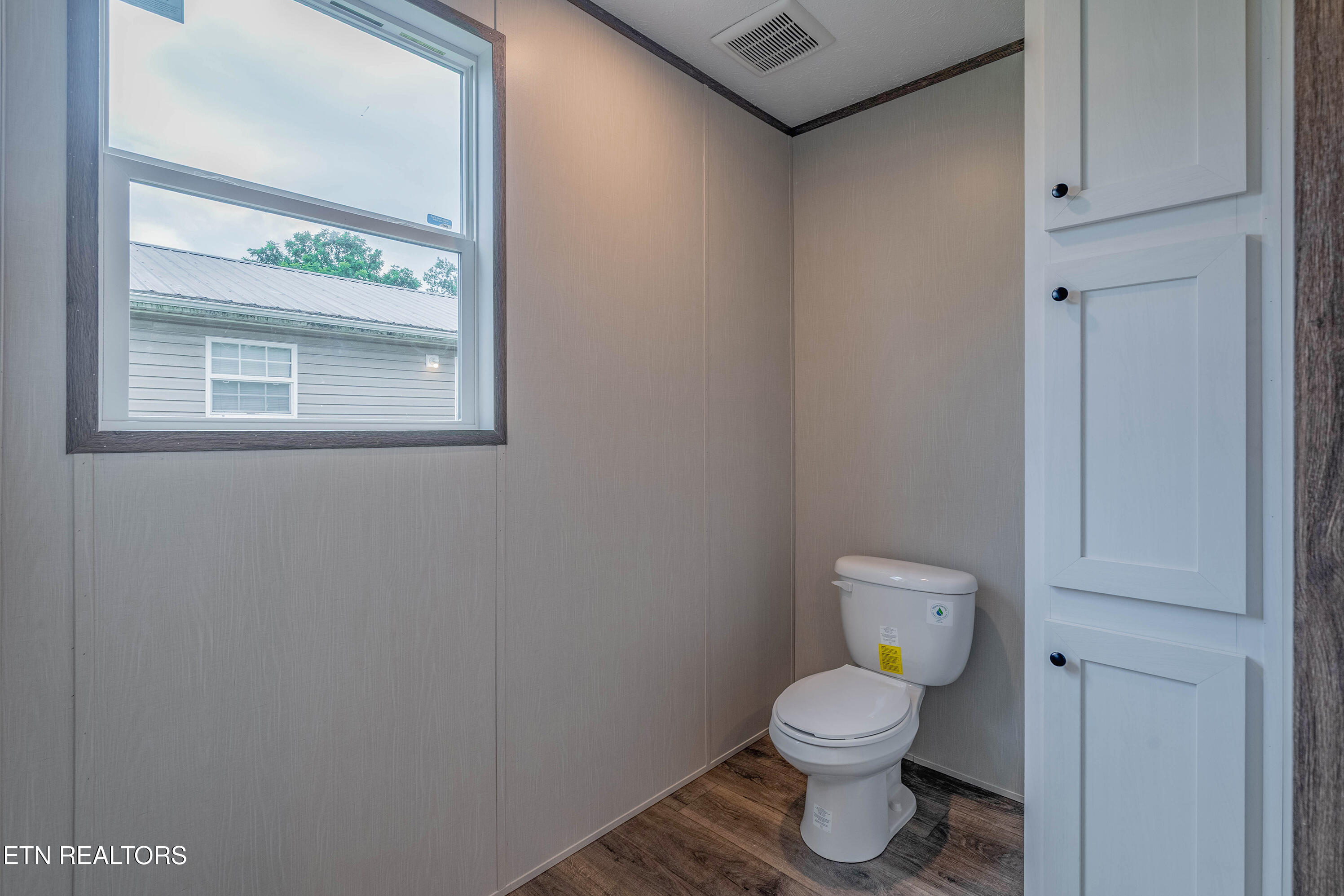 505 E Hemlock St, LaFollette