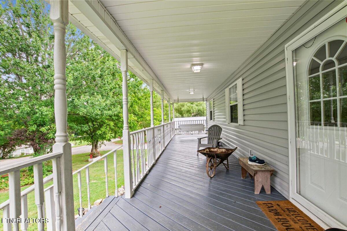 286 Lewis White Lane, LaFollette