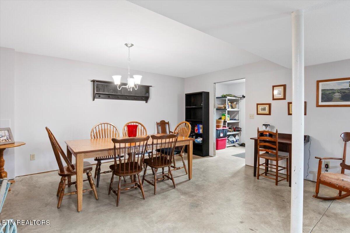 286 Lewis White Lane, LaFollette