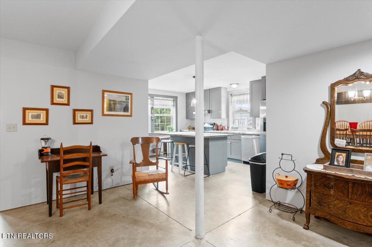 286 Lewis White Lane, LaFollette