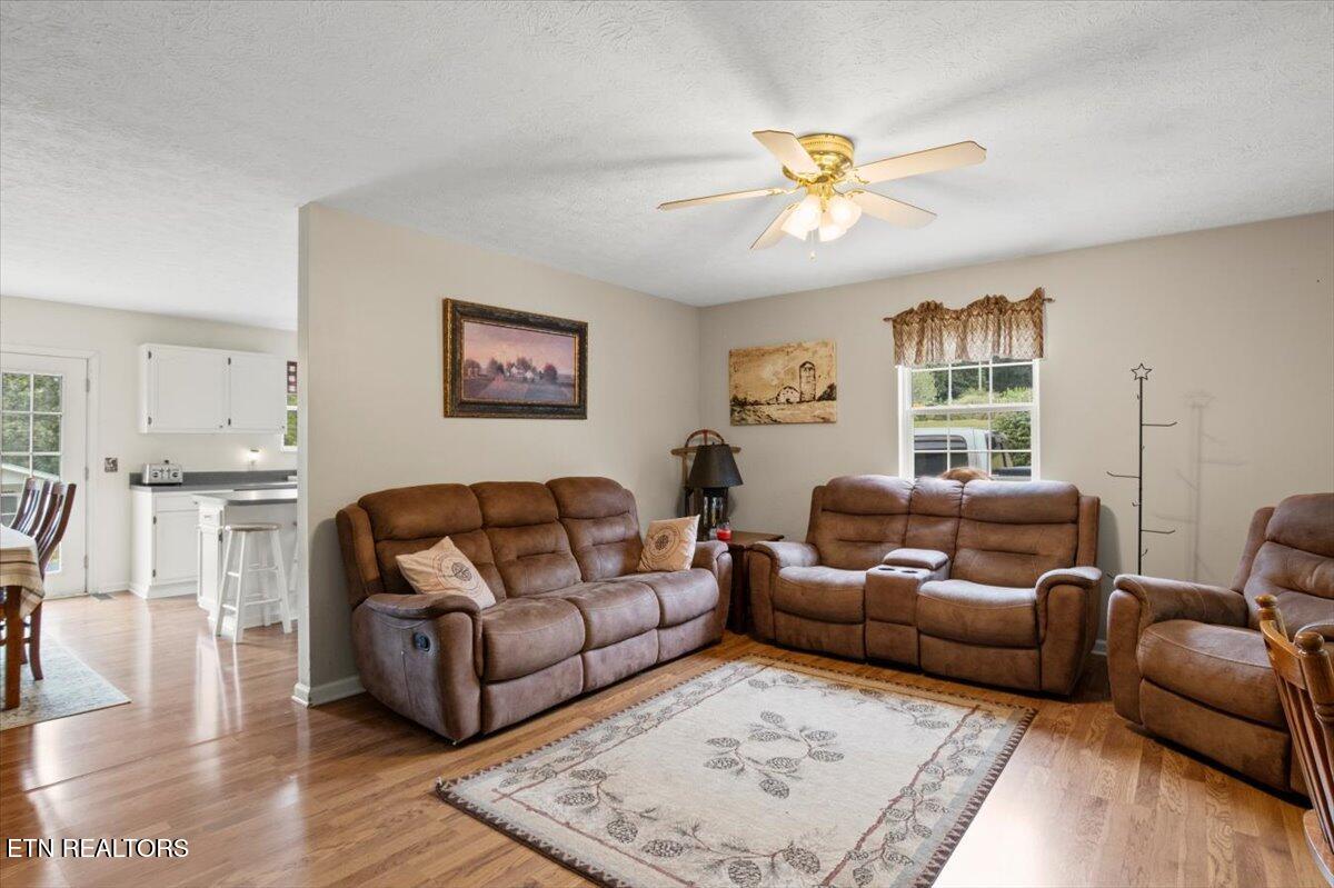 286 Lewis White Lane, LaFollette
