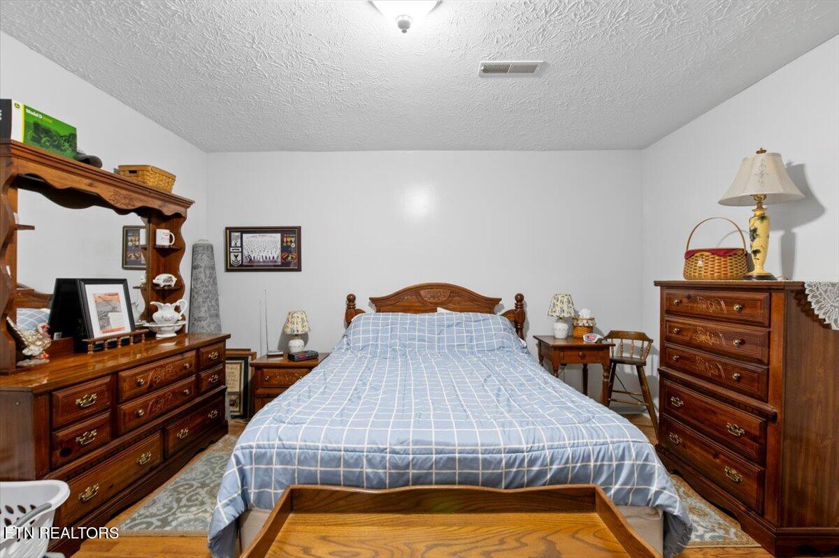 286 Lewis White Lane, LaFollette