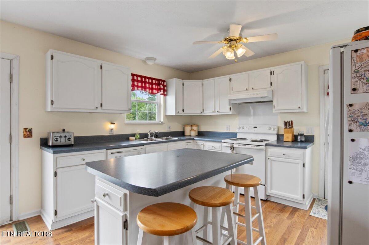 286 Lewis White Lane, LaFollette