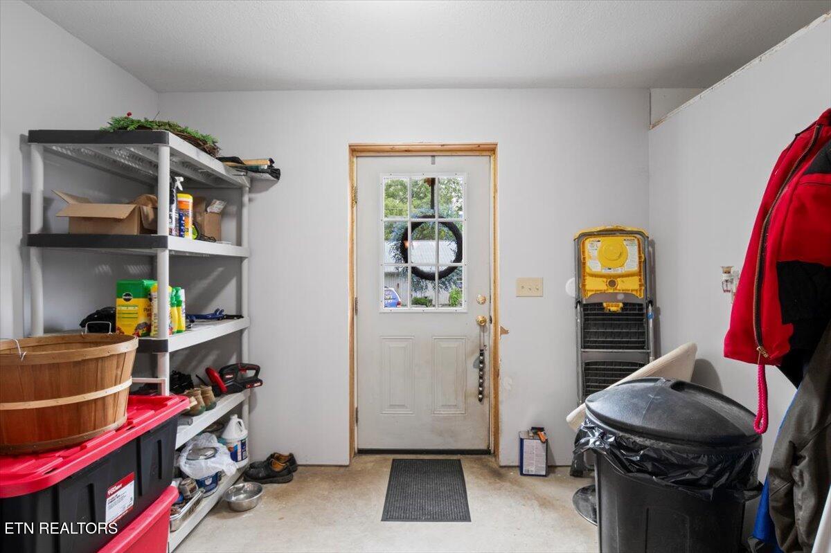 286 Lewis White Lane, LaFollette