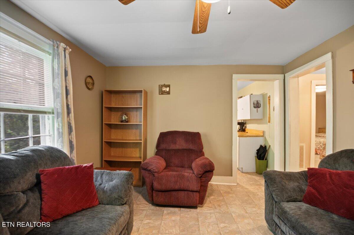 409 N 8th St, LaFollette